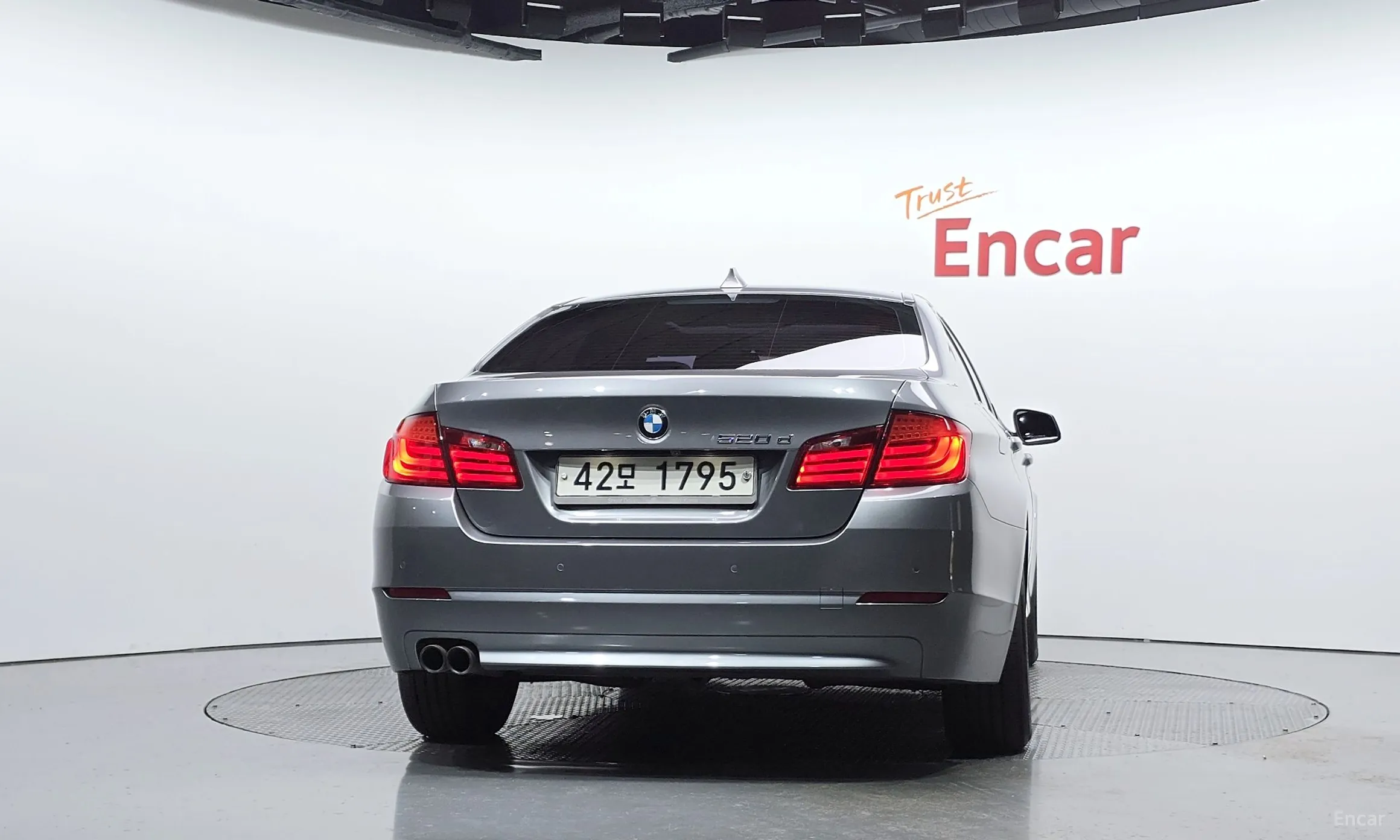 BMW 5 Series (F10) превью 3