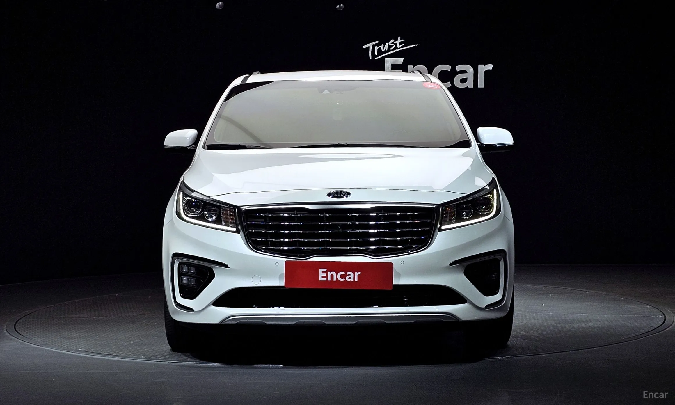 Kia Carnival превью 2