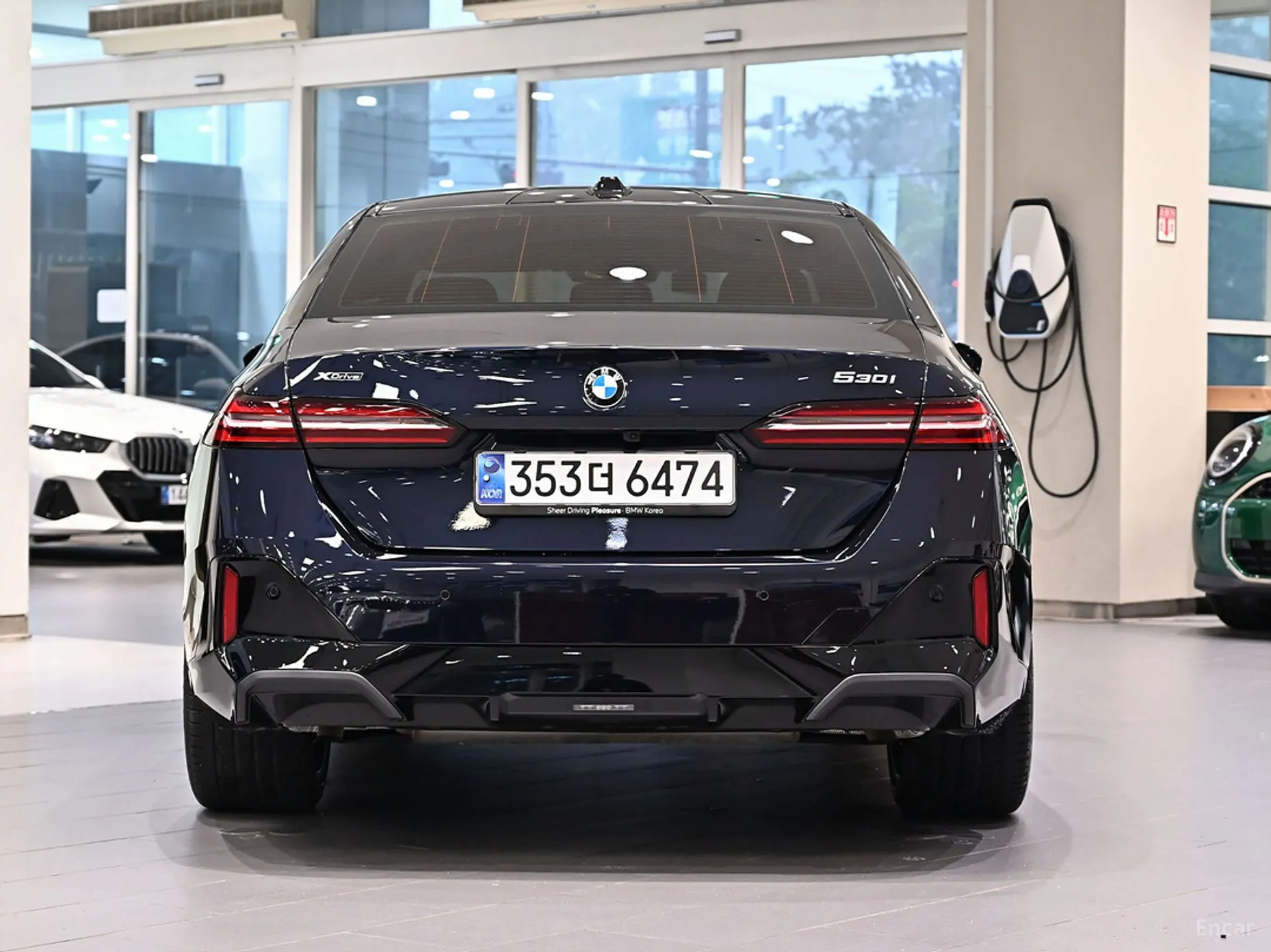 BMW 5 Series (G60) превью 3