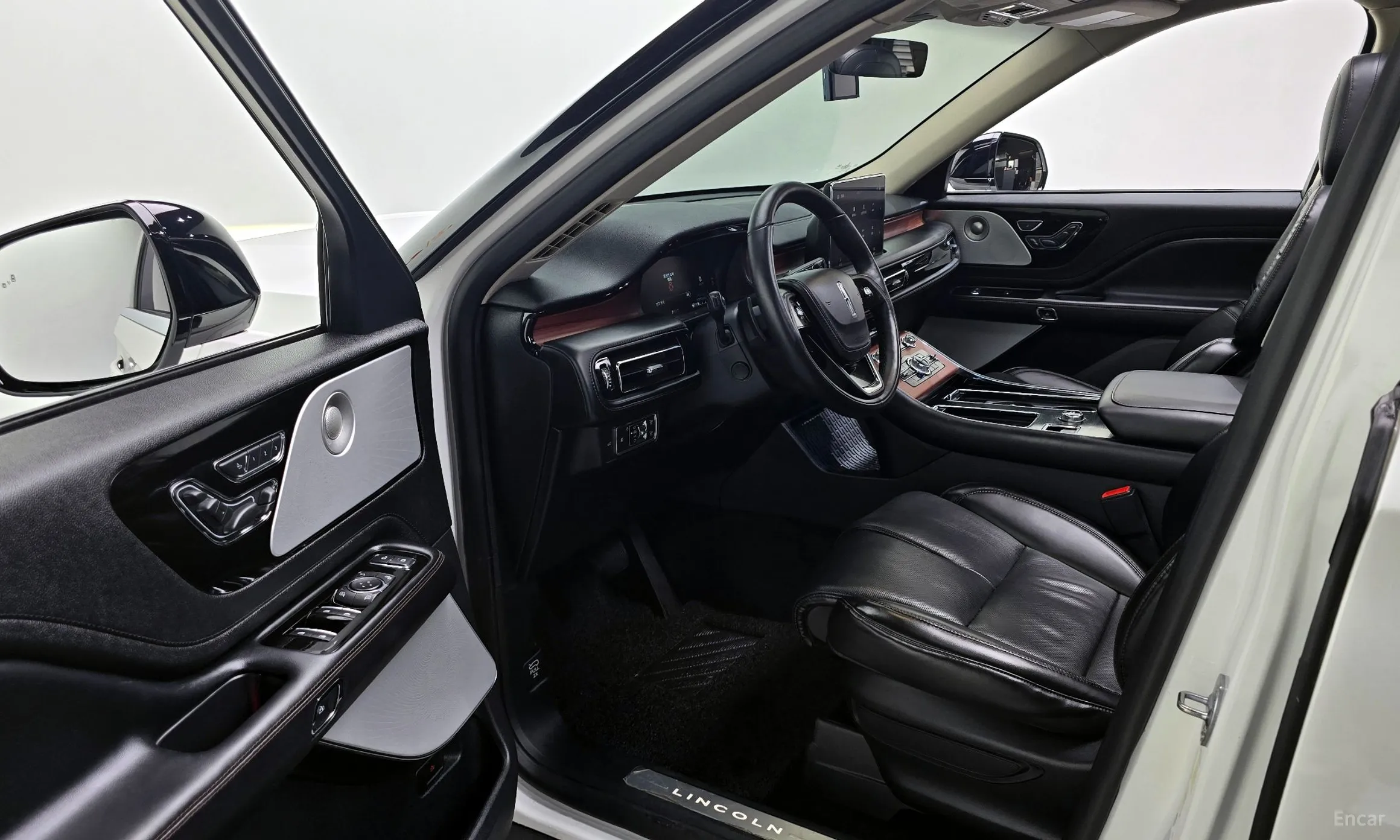 Lincoln Aviator 2nd Generation превью 10