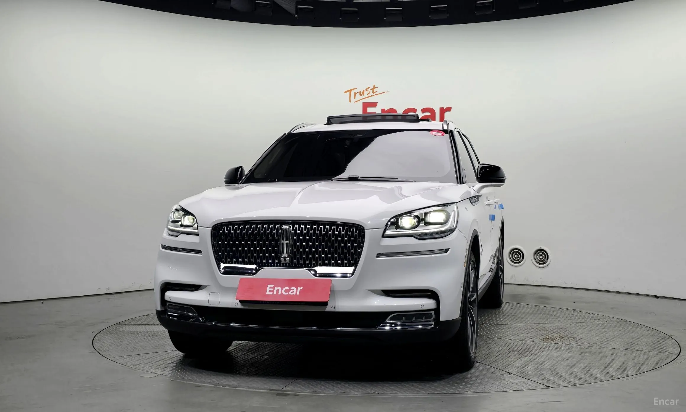 Lincoln Aviator 2nd Generation превью 3