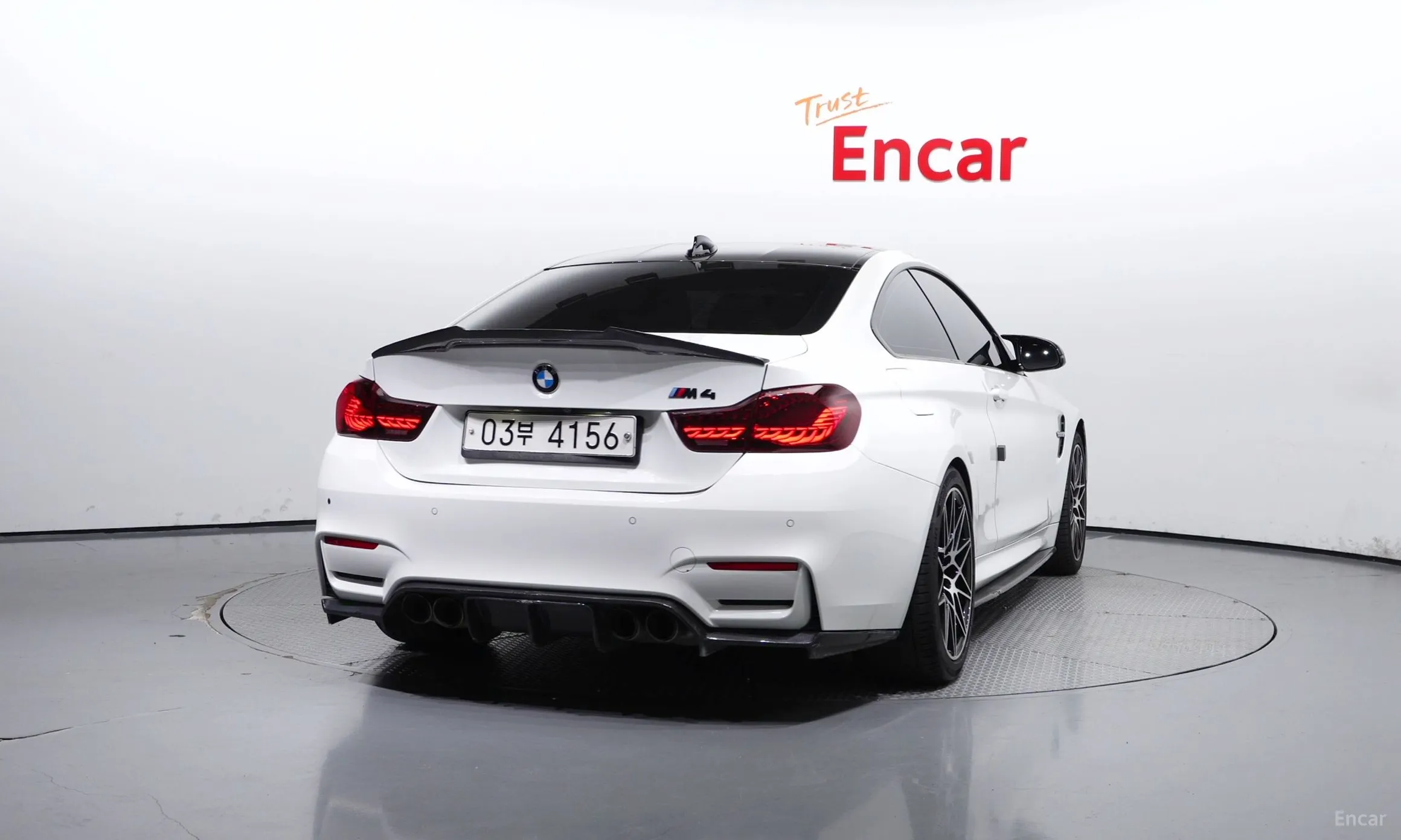 BMW M4 (F82) превью 3
