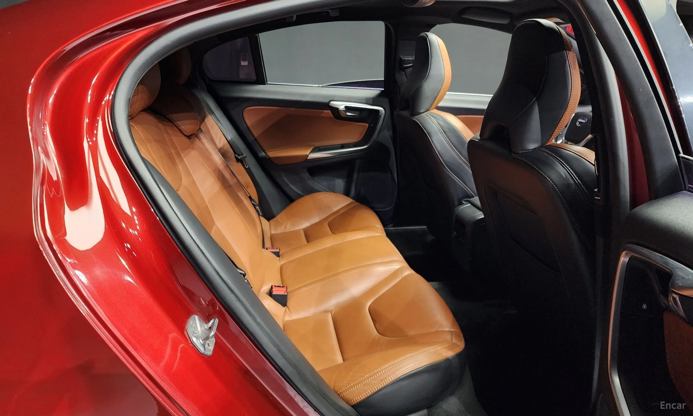 Volvo S60 превью 11