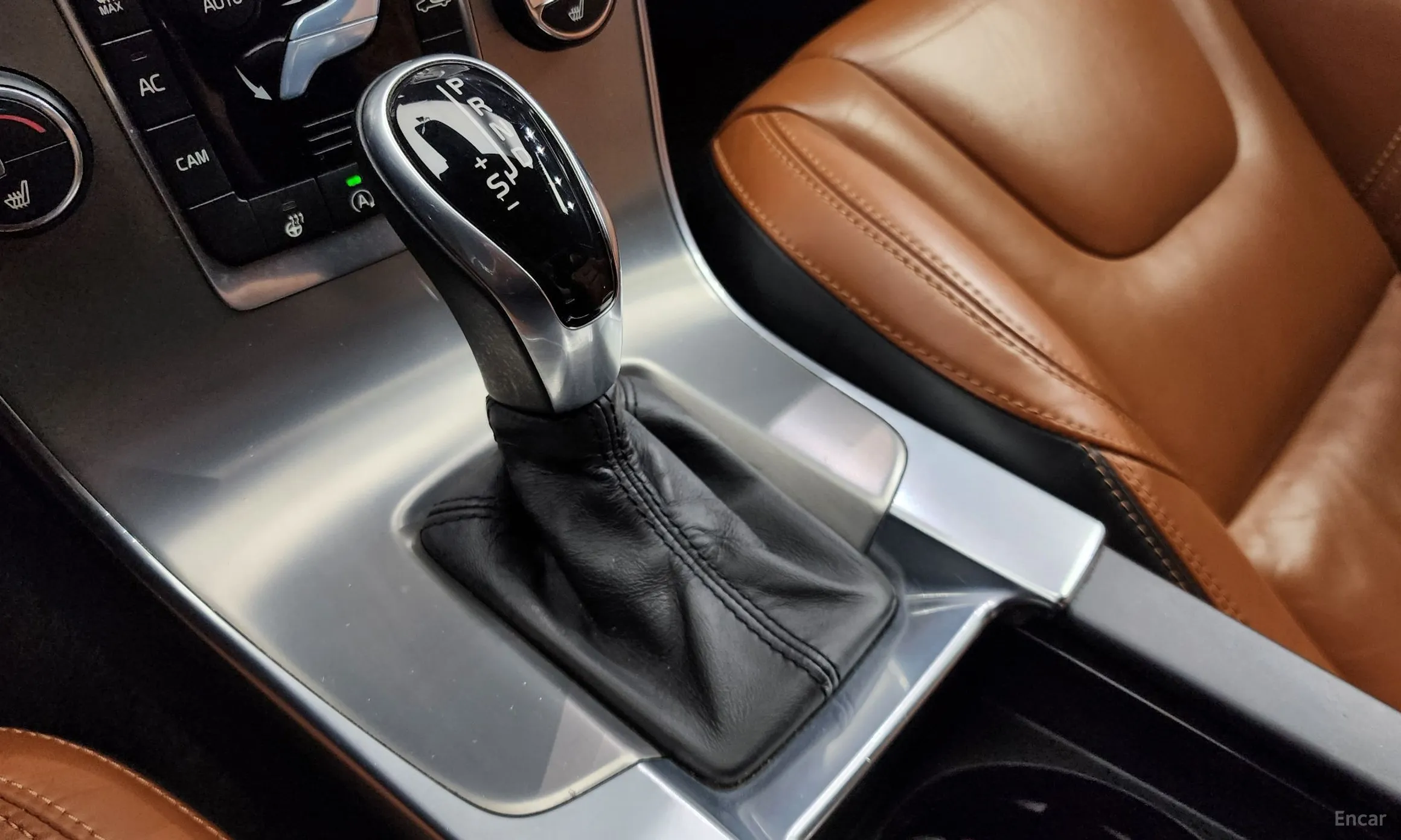 Volvo S60 превью 9