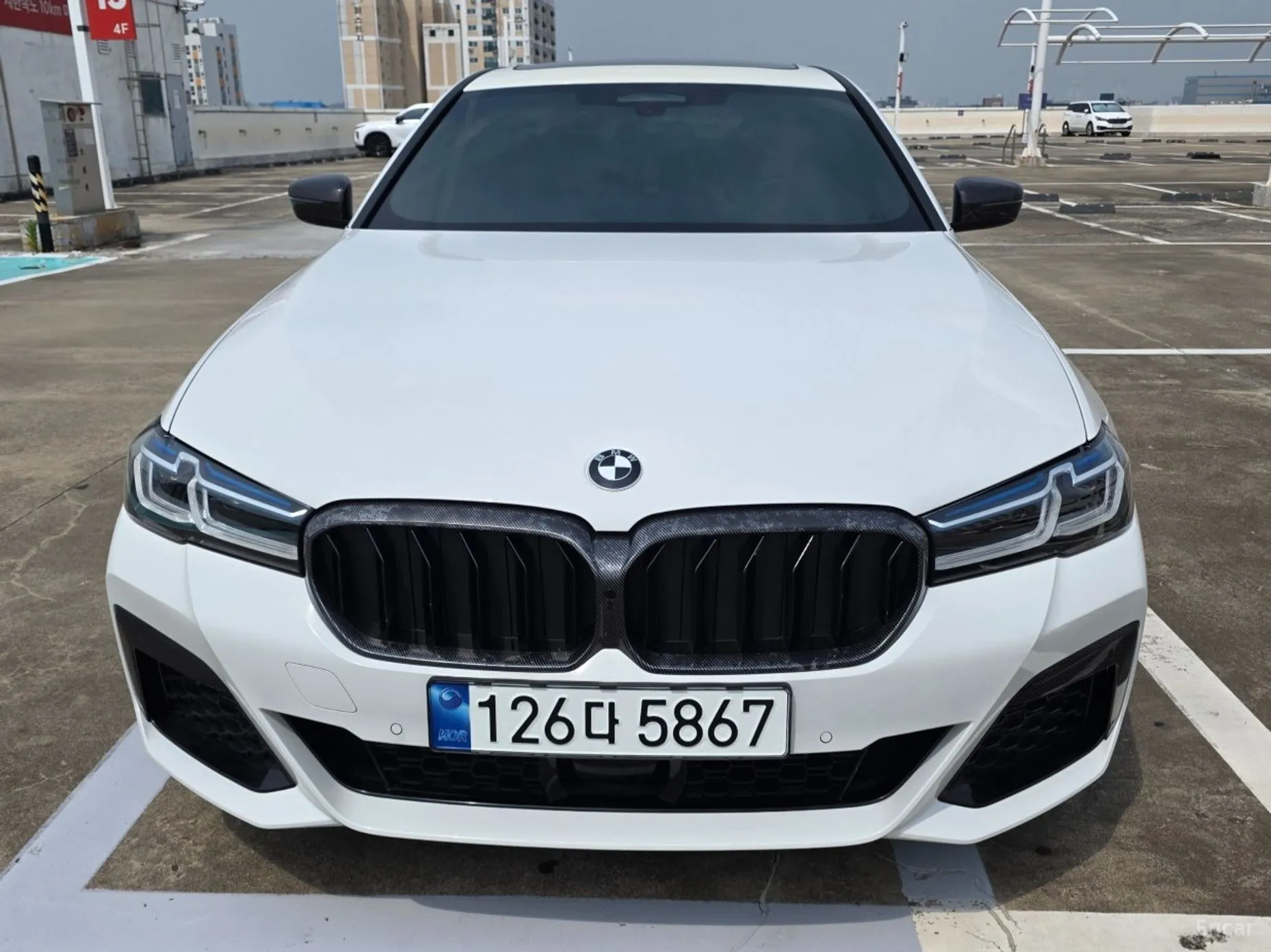 BMW 5 Series (G30) превью 2