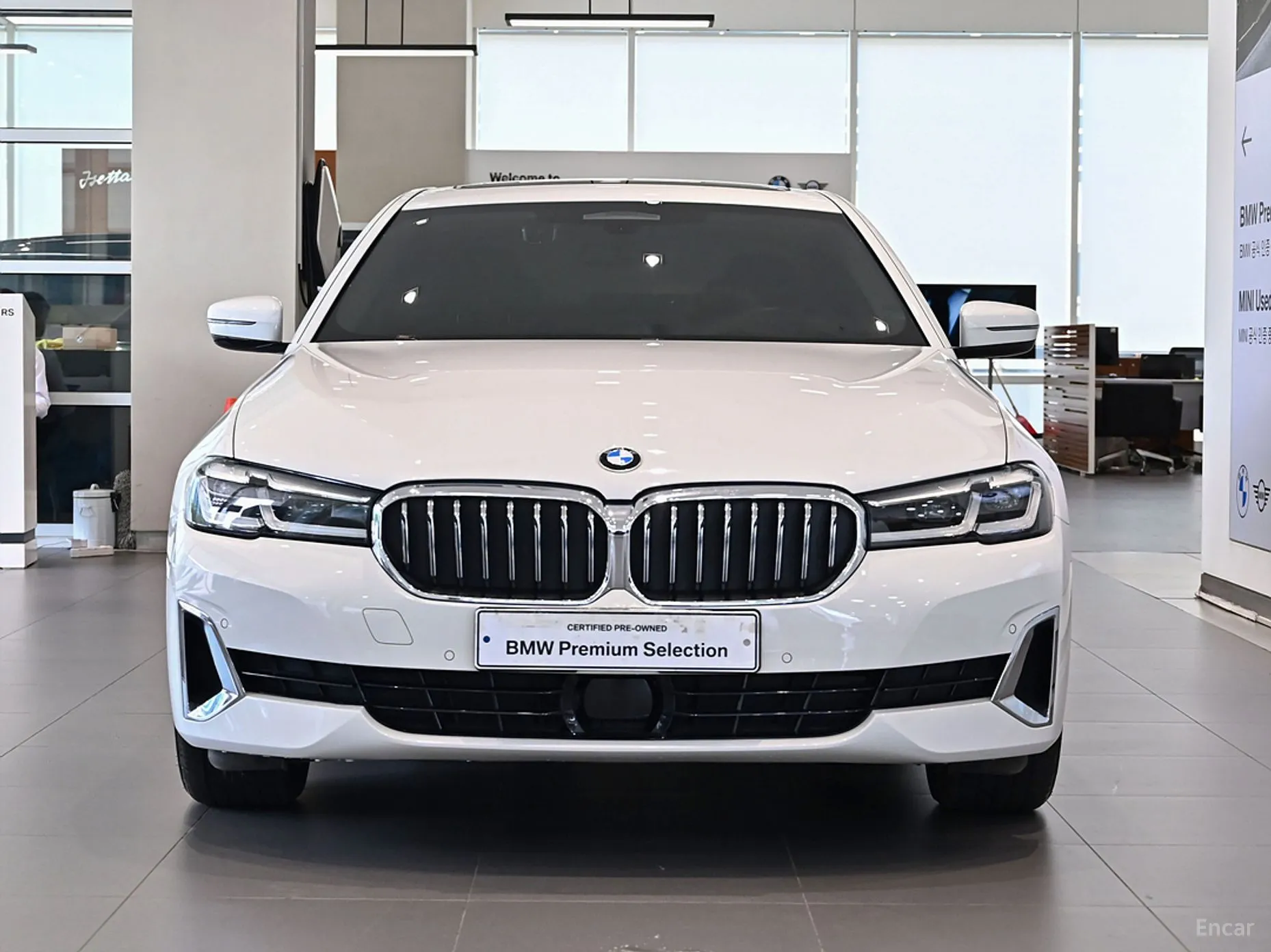 BMW 5 Series (G30) превью 2