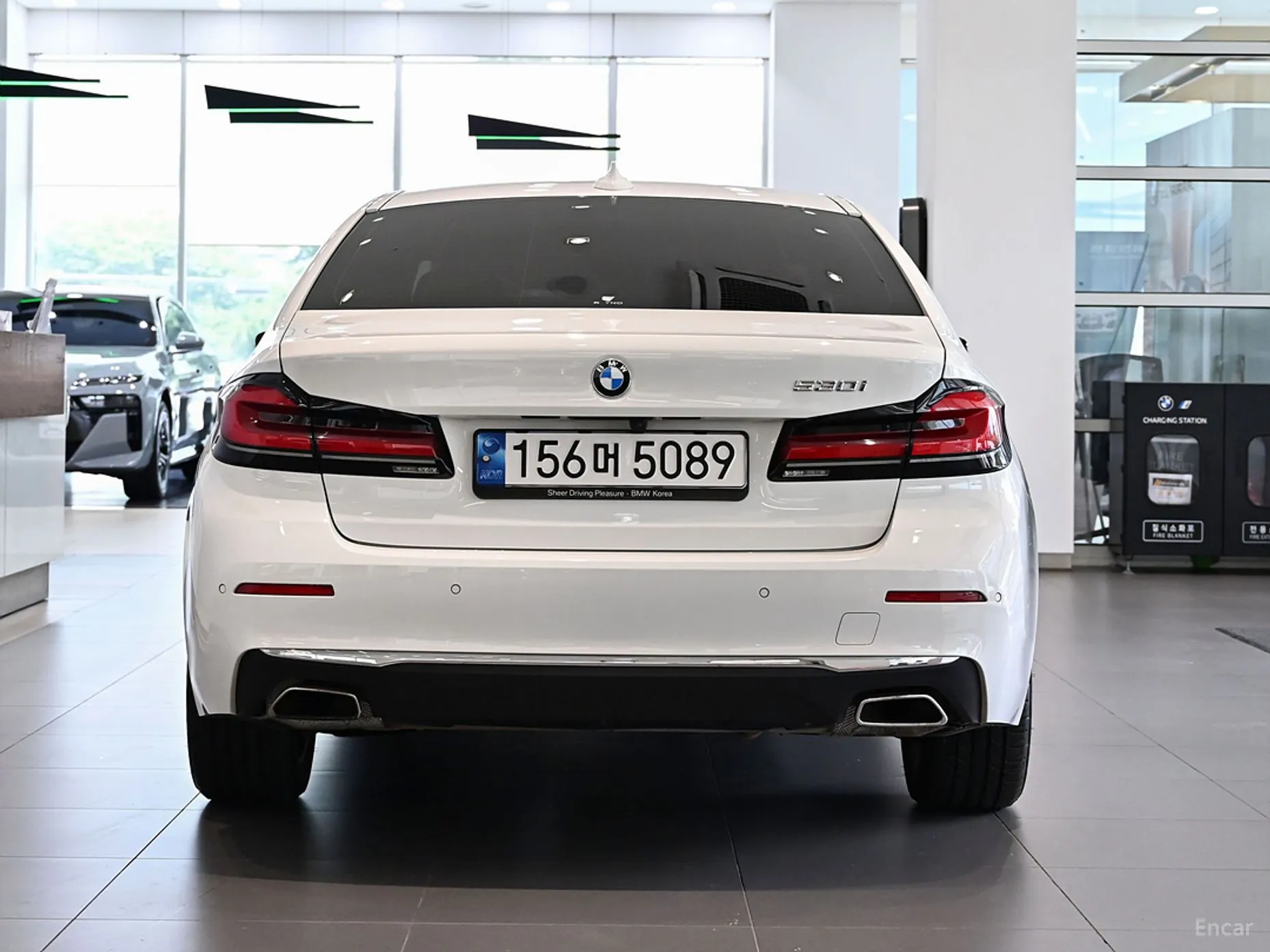 BMW 5 Series (G30) превью 3