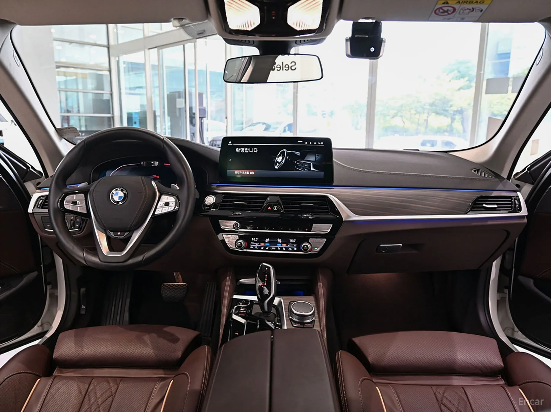 BMW 5 Series (G30) превью 4