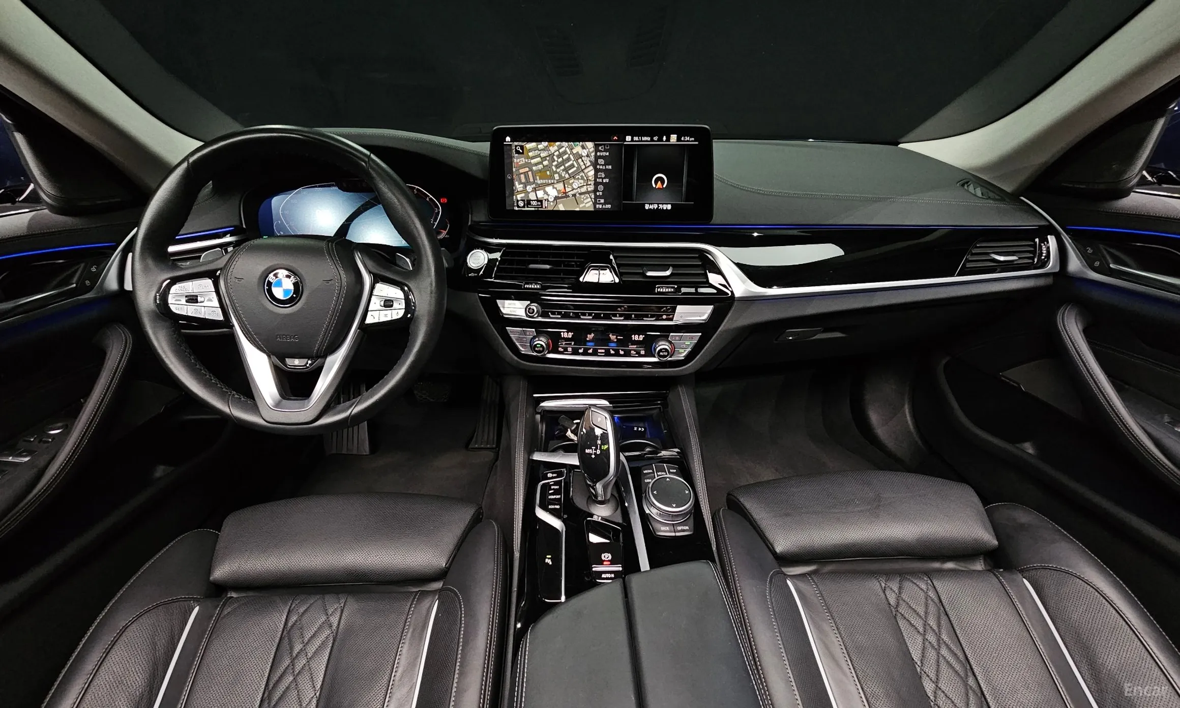 BMW 5 Series (G30) превью 4
