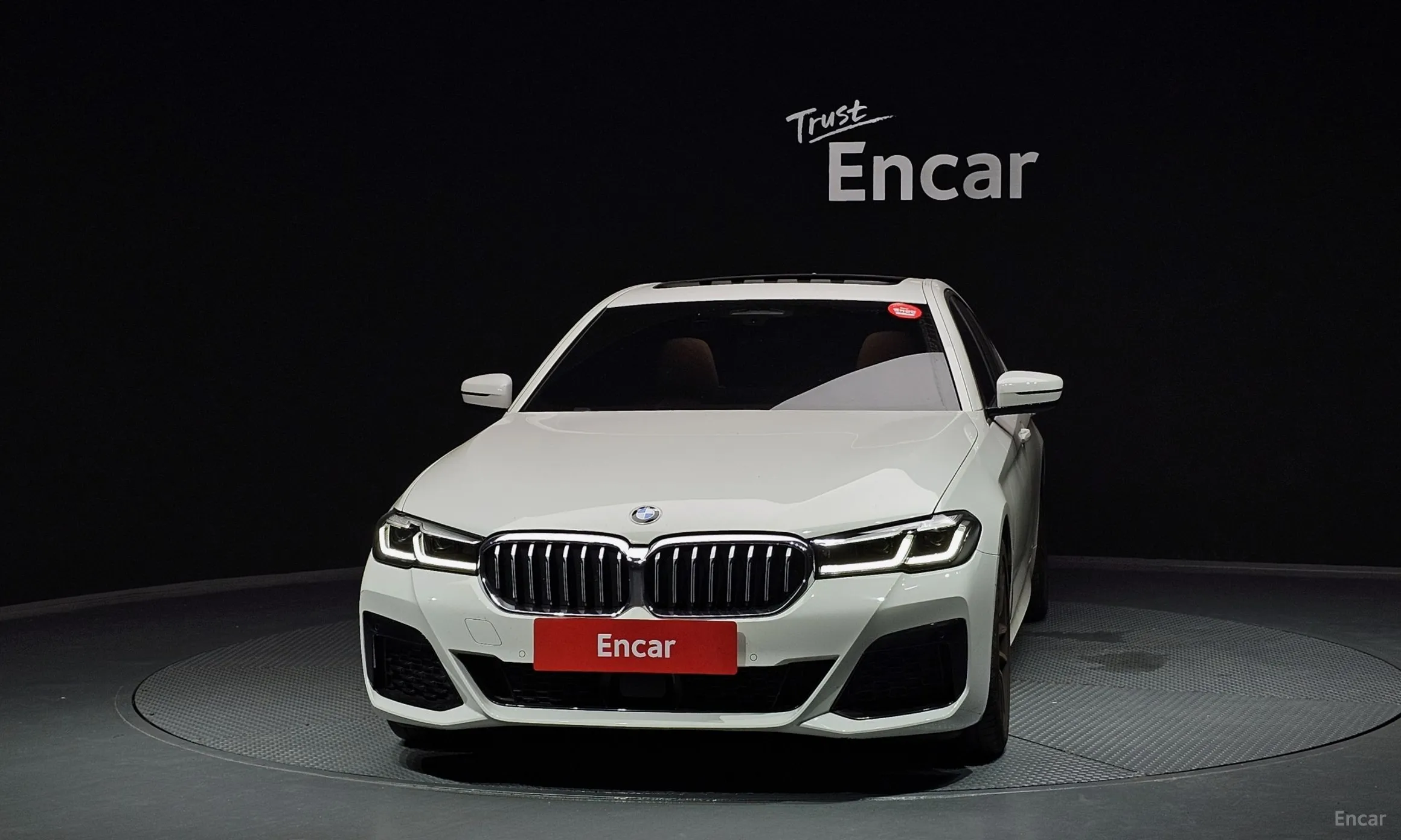 BMW 5 Series (G30) превью 2
