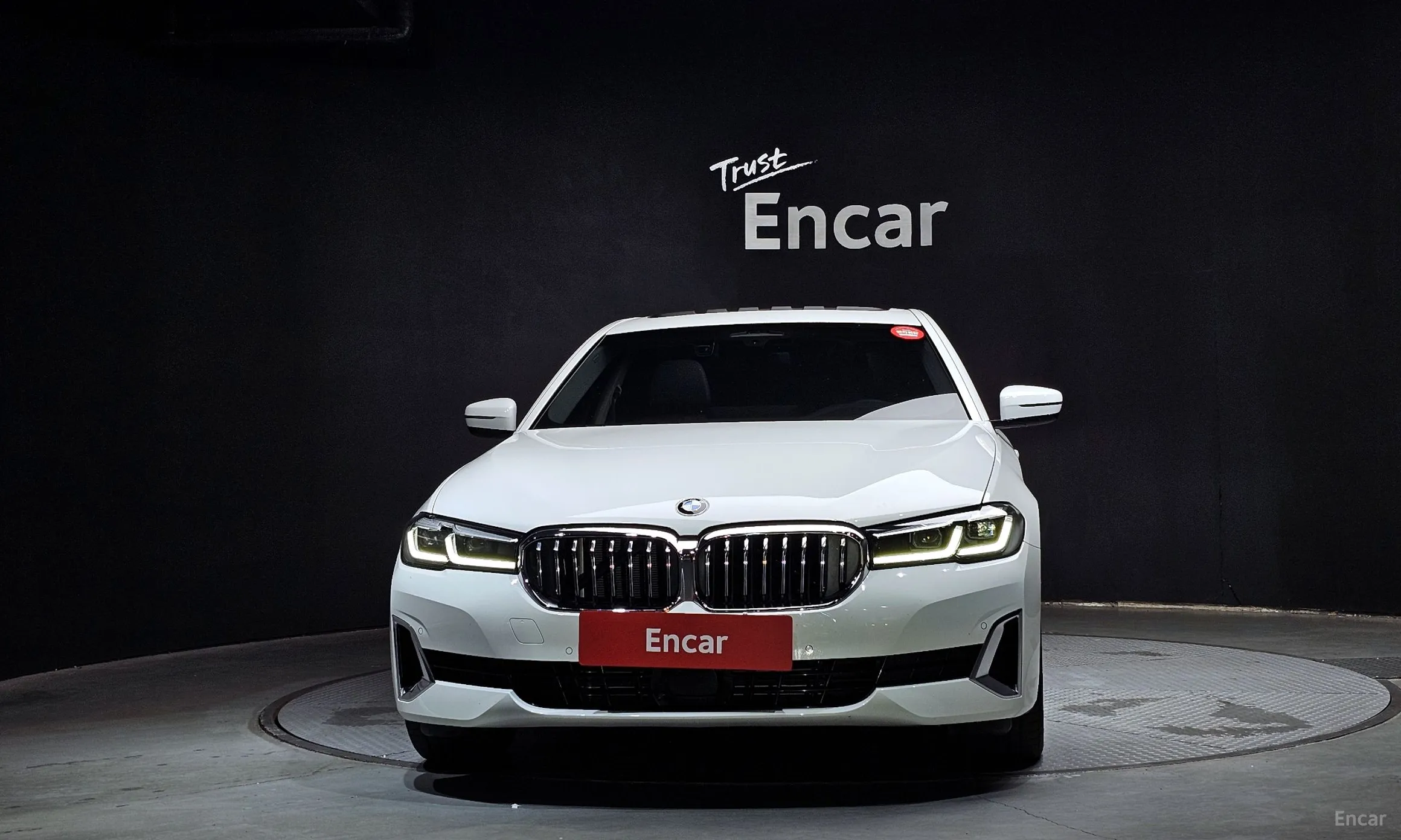 BMW 5 Series (G30) превью 2
