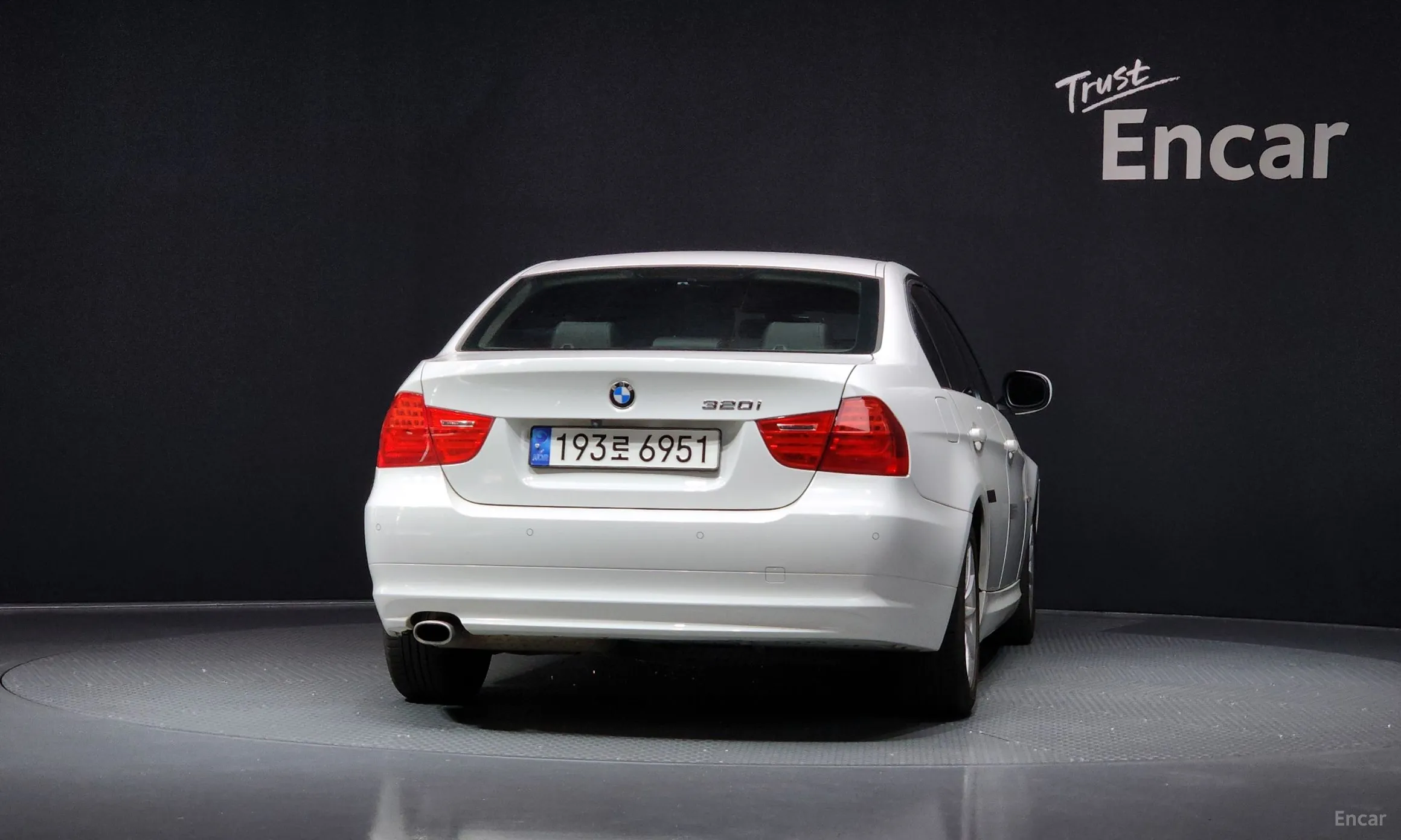 BMW 3 Series (E90) превью 3
