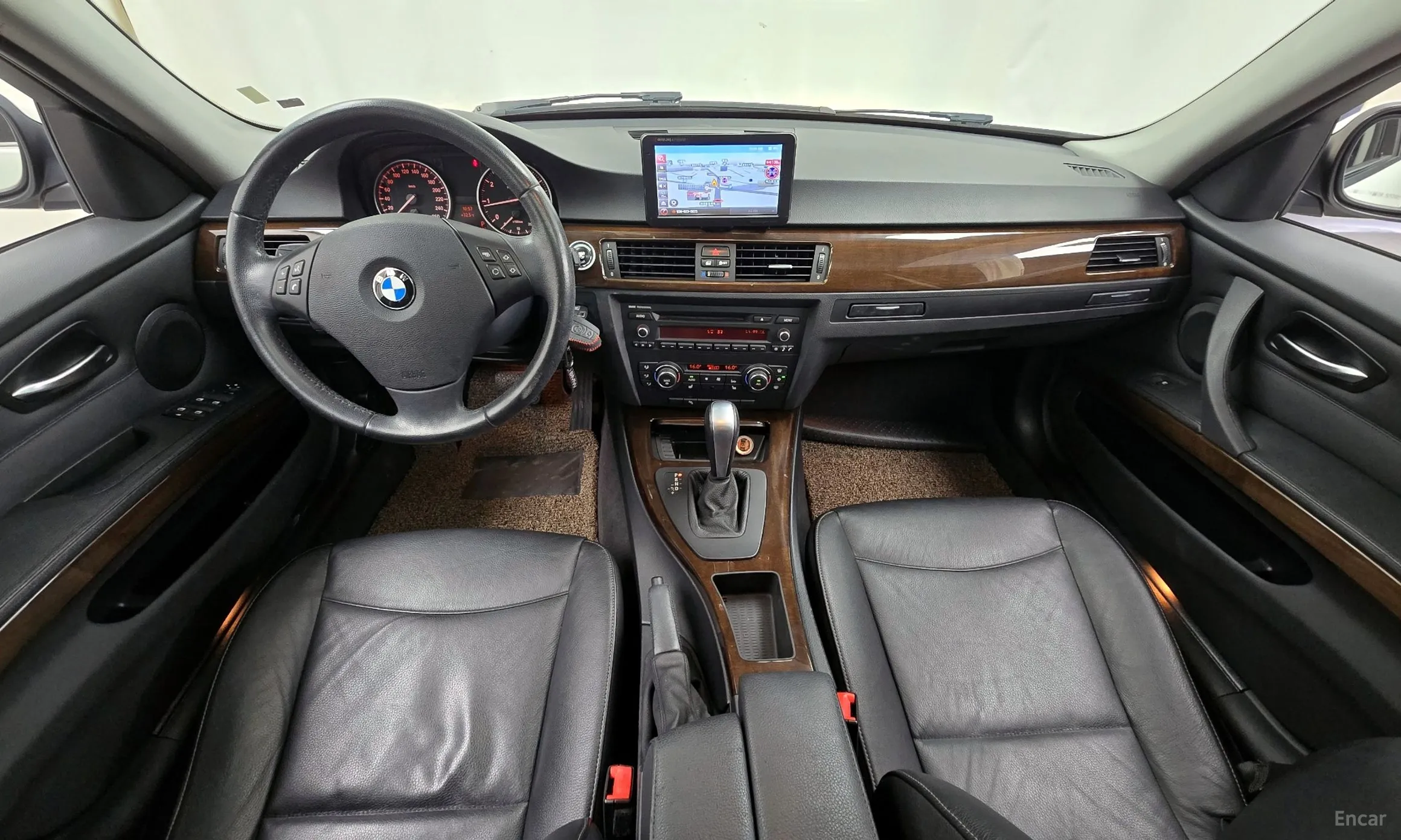 BMW 3 Series (E90) превью 4