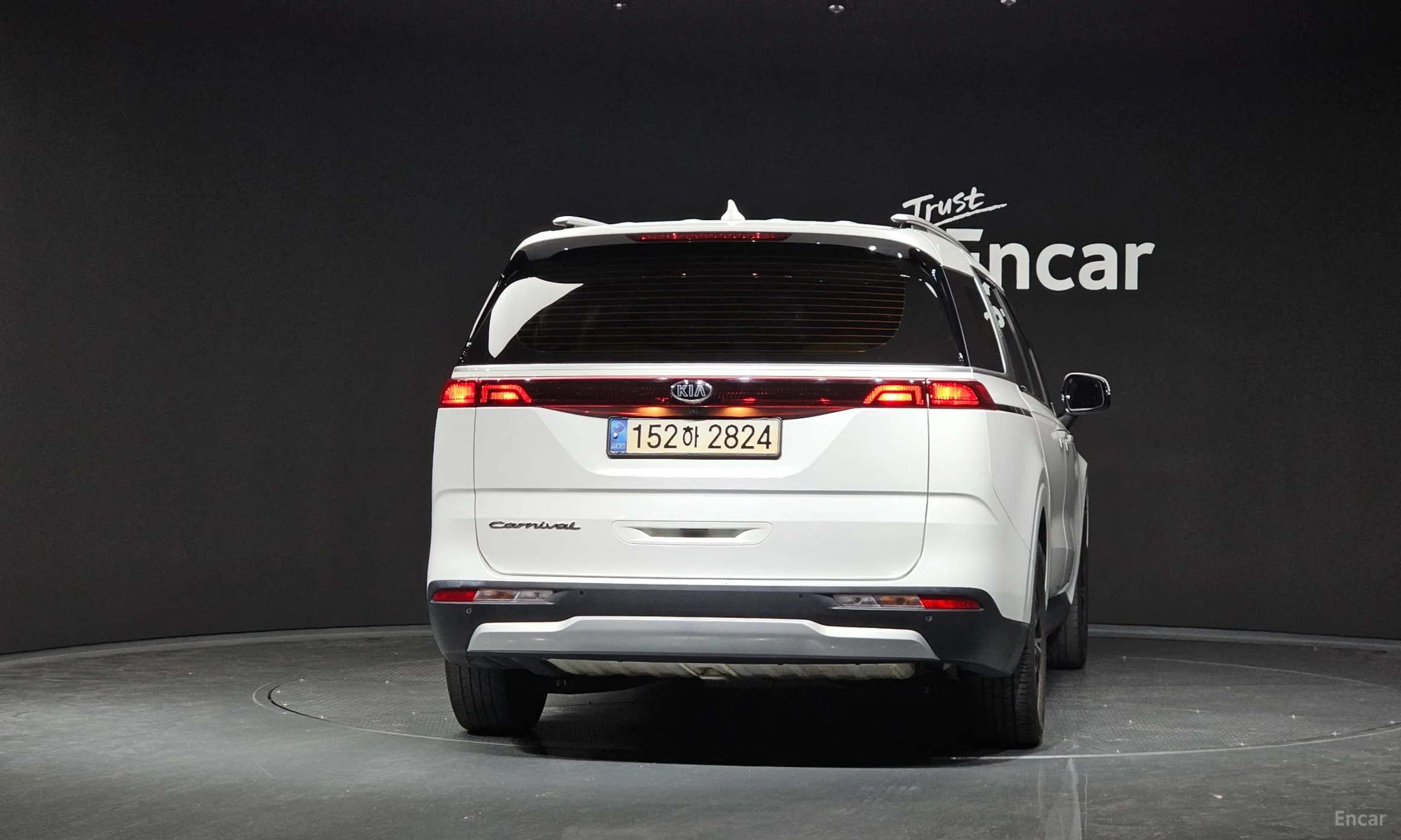 Kia Carnival Gen 4 превью 3