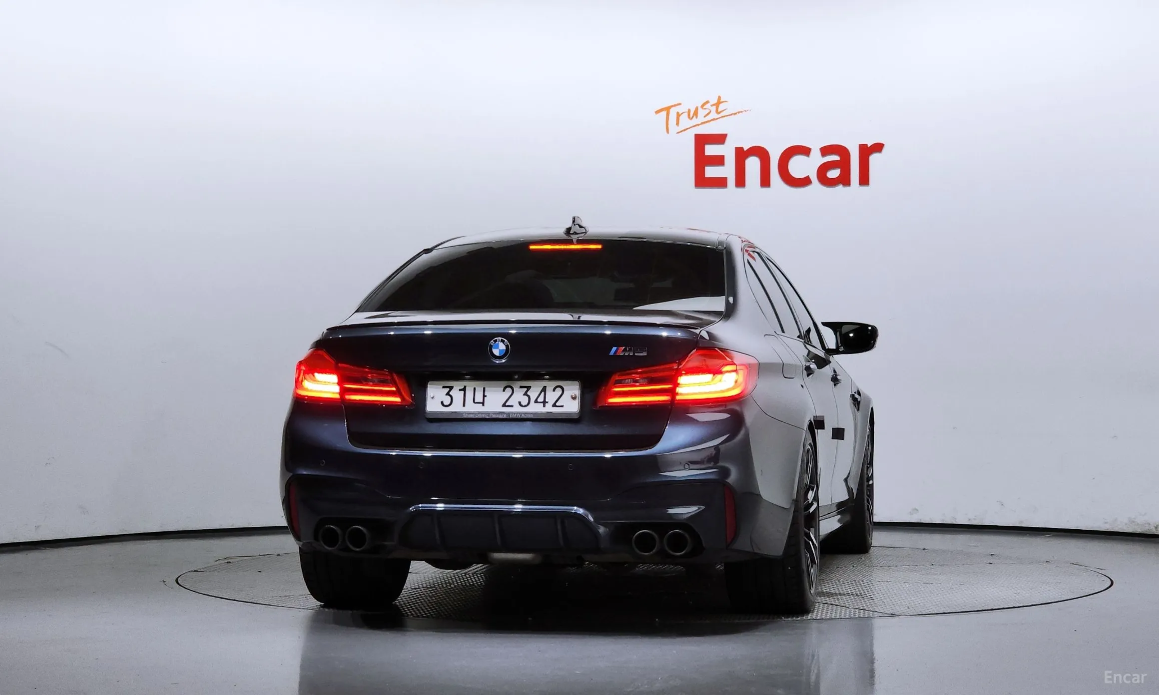 BMW M5 (F90) превью 3