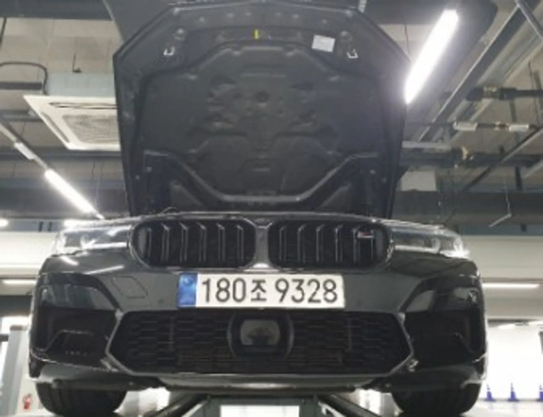 BMW M5 (F90)