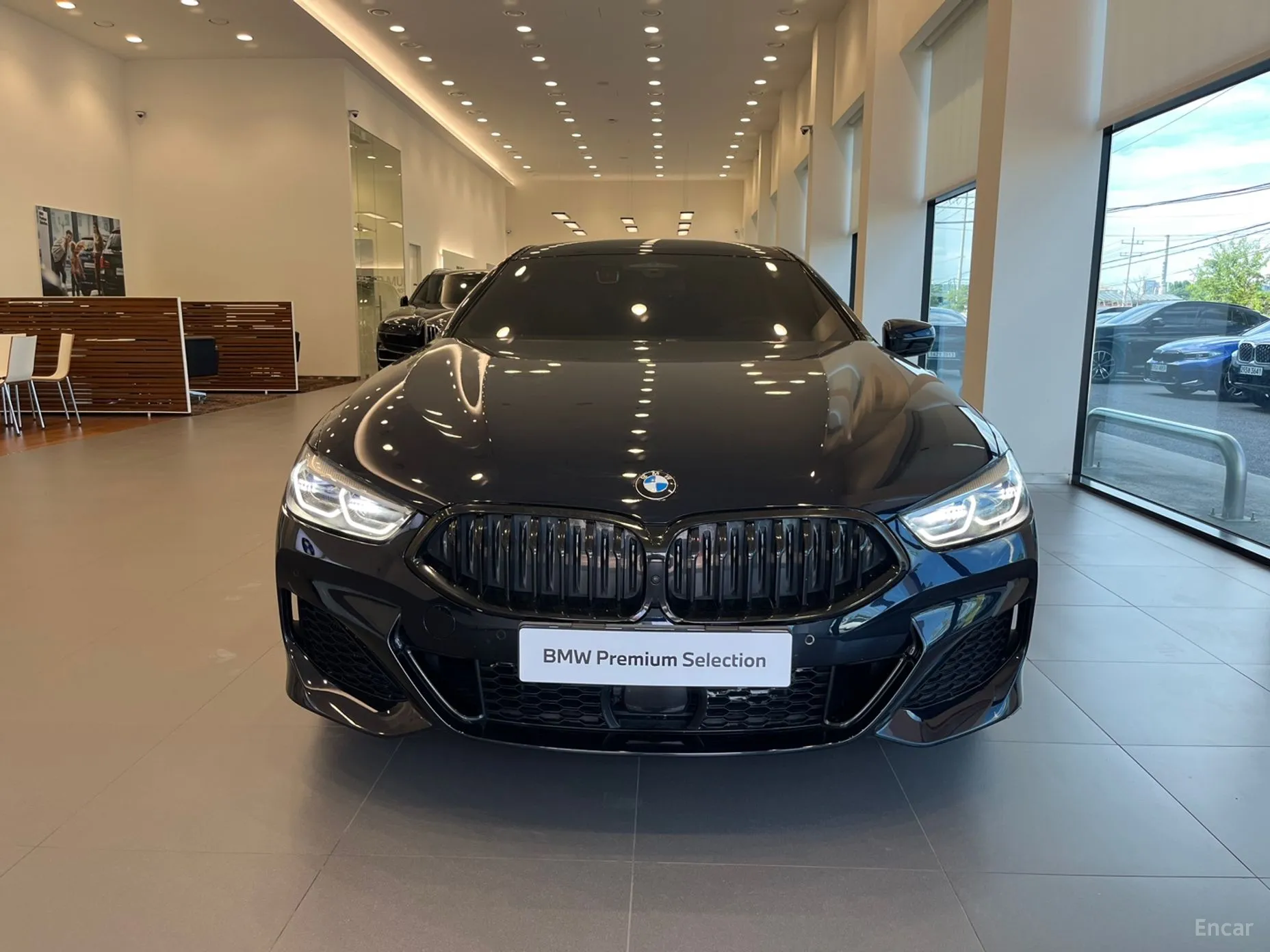 BMW 8-series (G15) превью 3