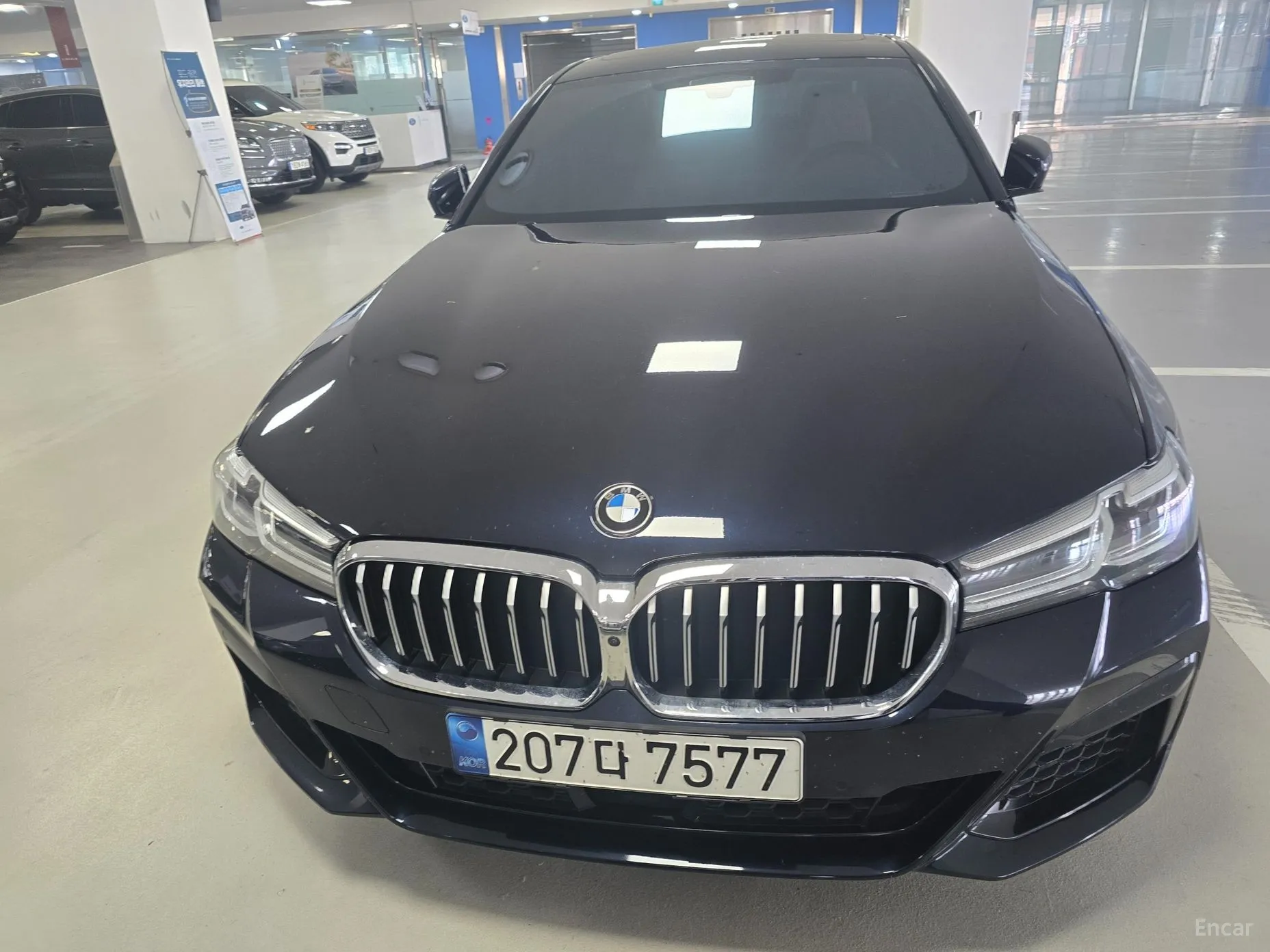 BMW 5 Series (G30) превью 2