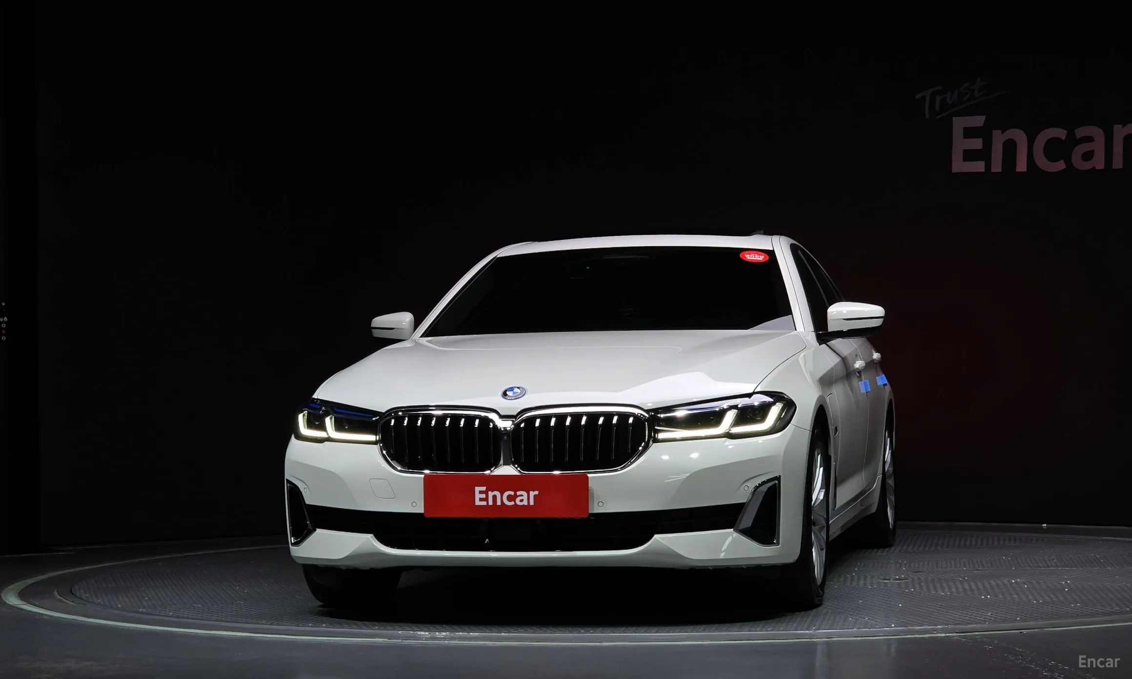 BMW 5 Series (G30) превью 2
