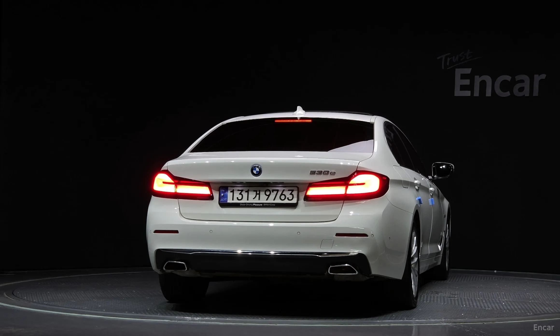 BMW 5 Series (G30) превью 3