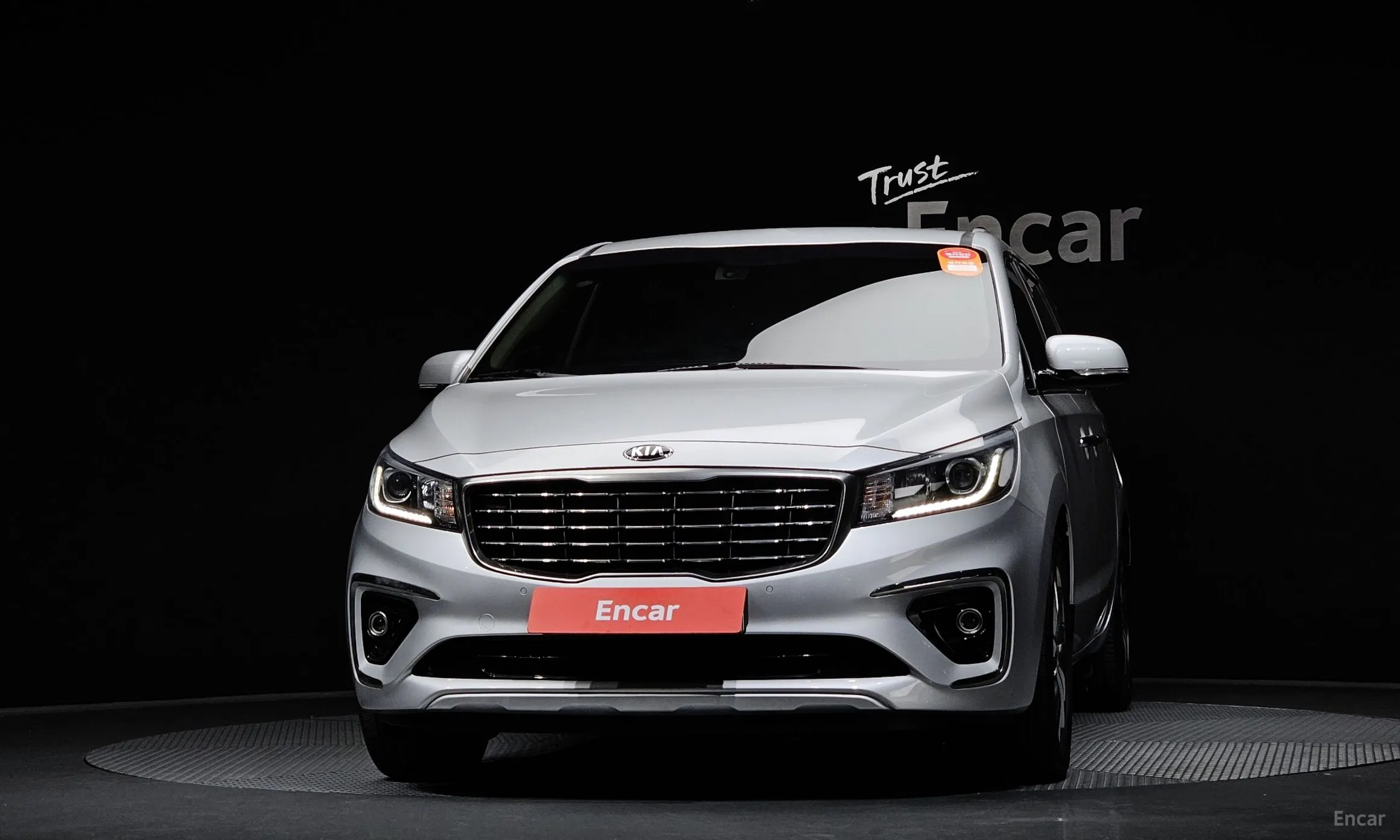 Kia Carnival превью 2