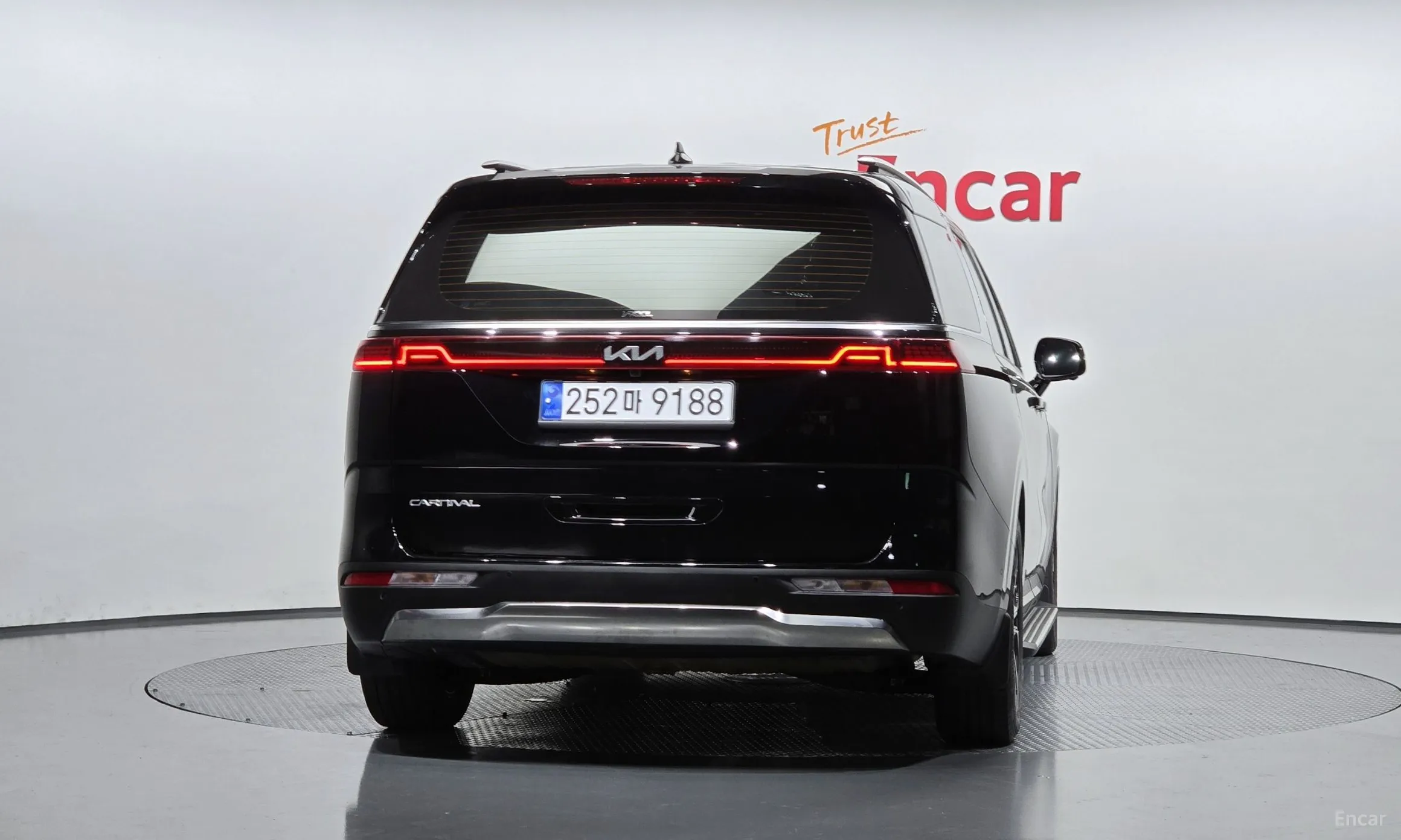 Kia Carnival Gen 4 превью 3