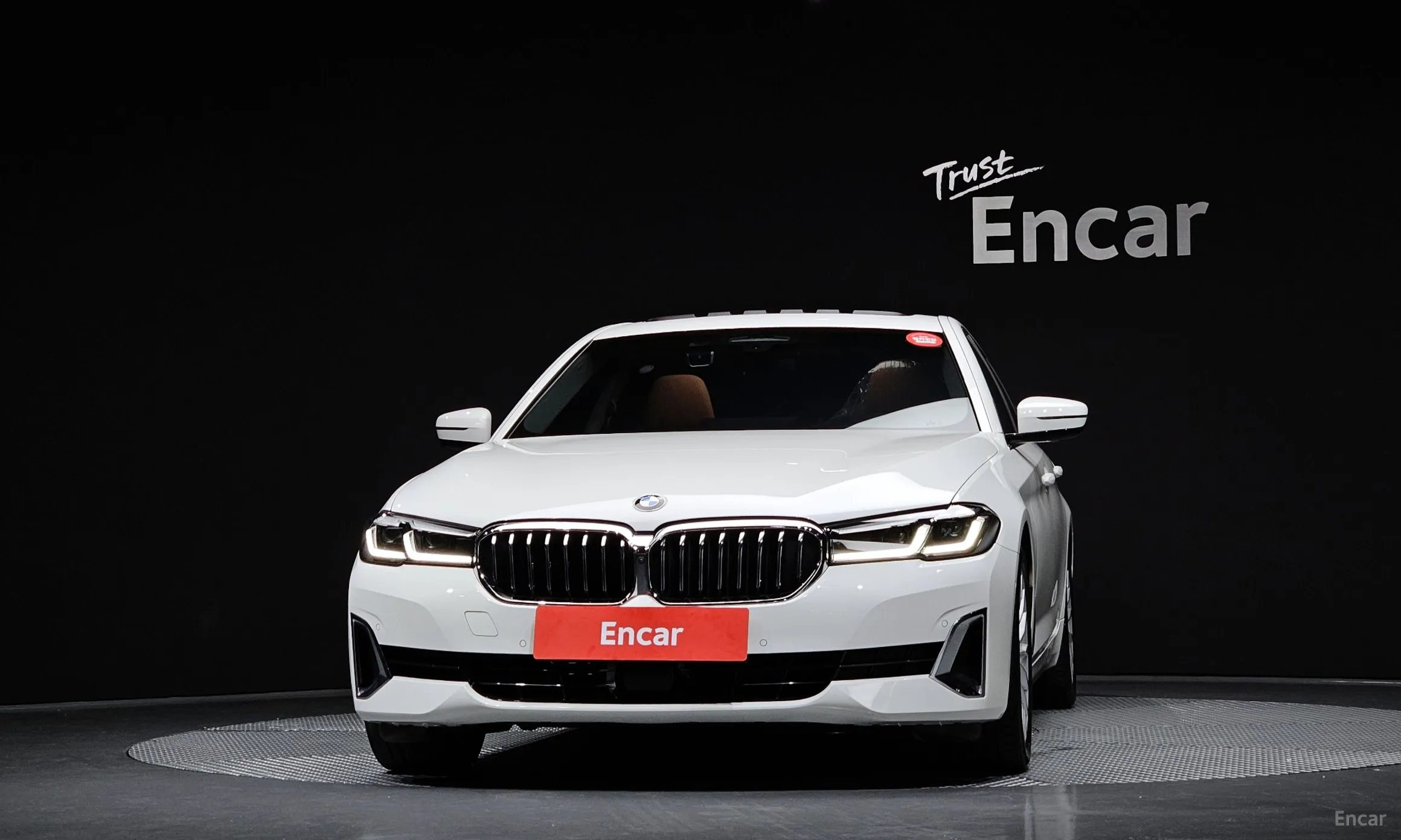 BMW 5 Series (G30) превью 2
