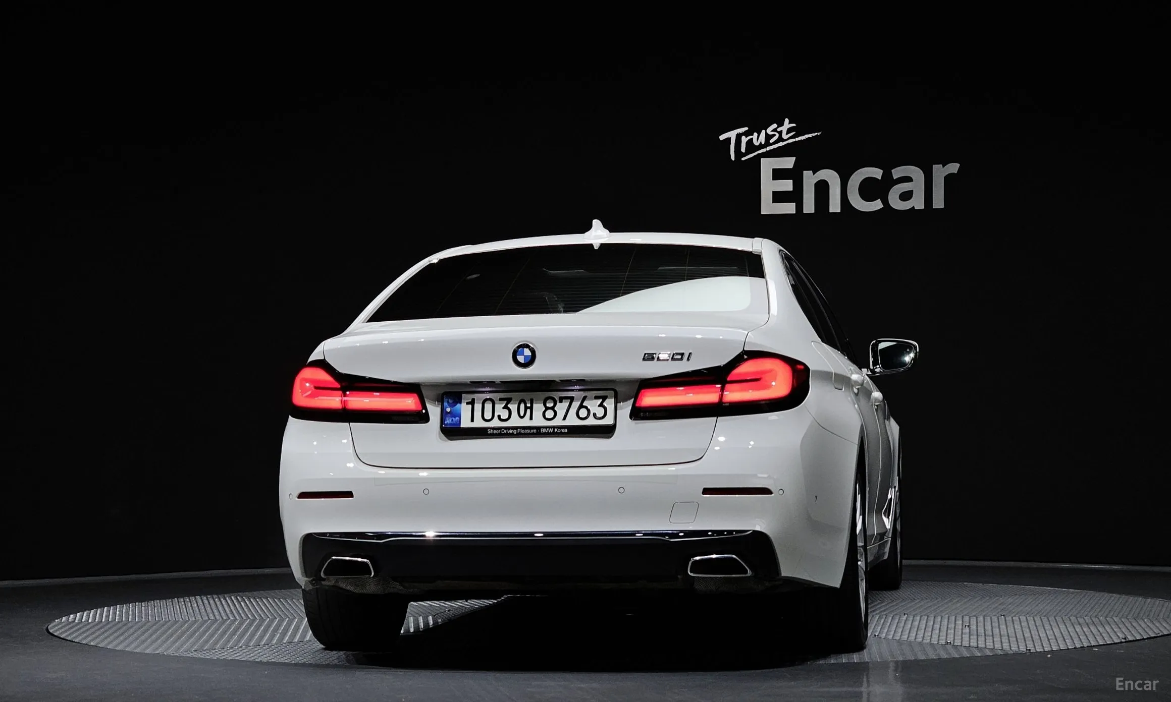 BMW 5 Series (G30) превью 3