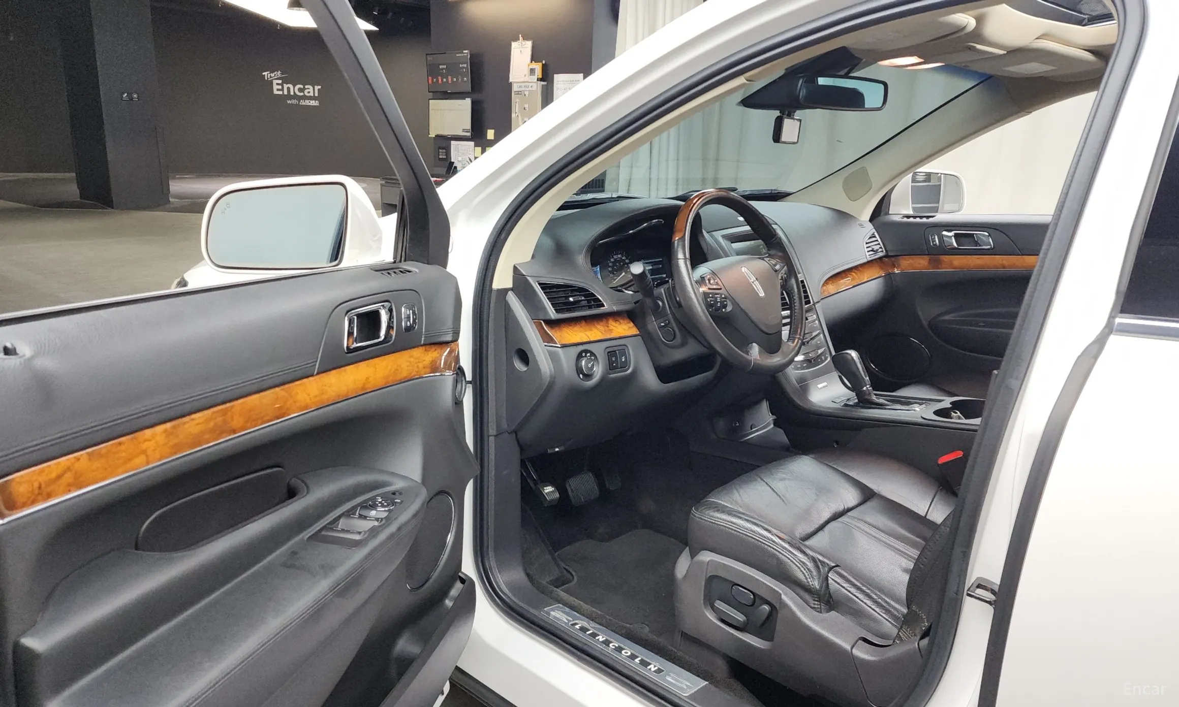 Lincoln MKT превью 10