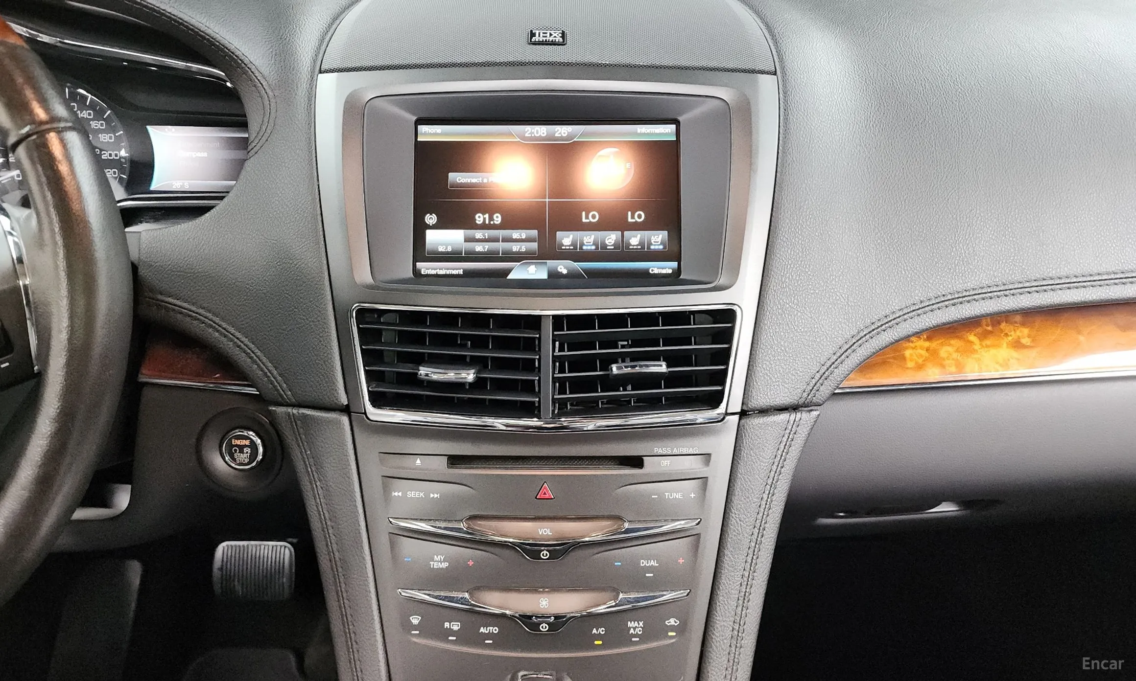 Lincoln MKT превью 14