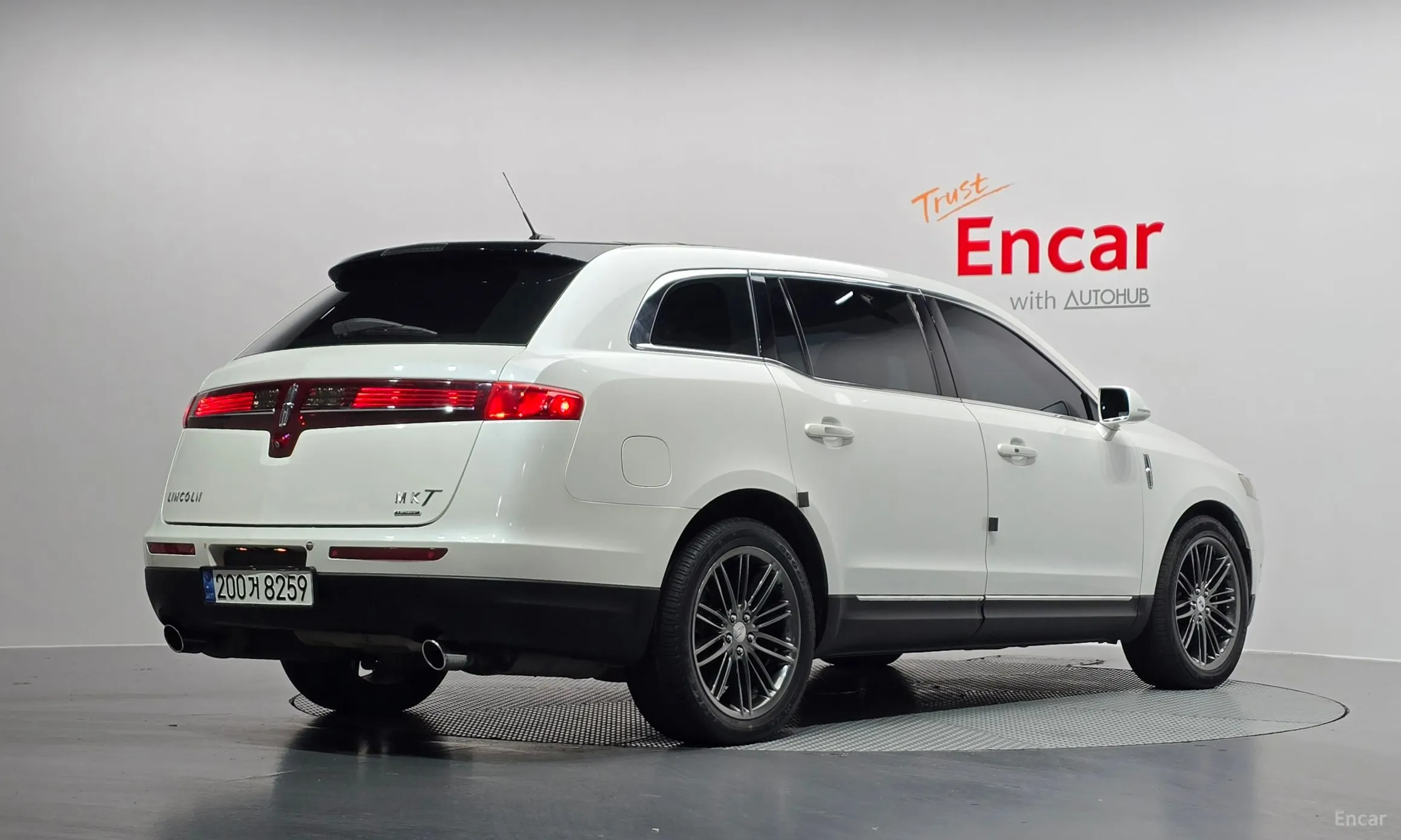 Lincoln MKT превью 2