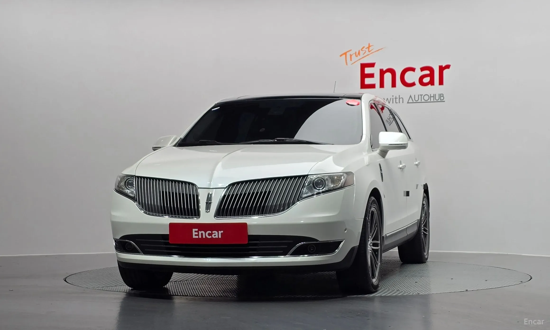 Lincoln MKT превью 3