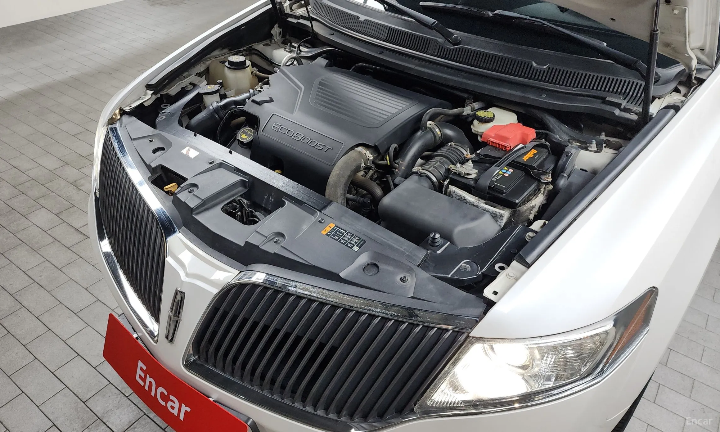 Lincoln MKT превью 6