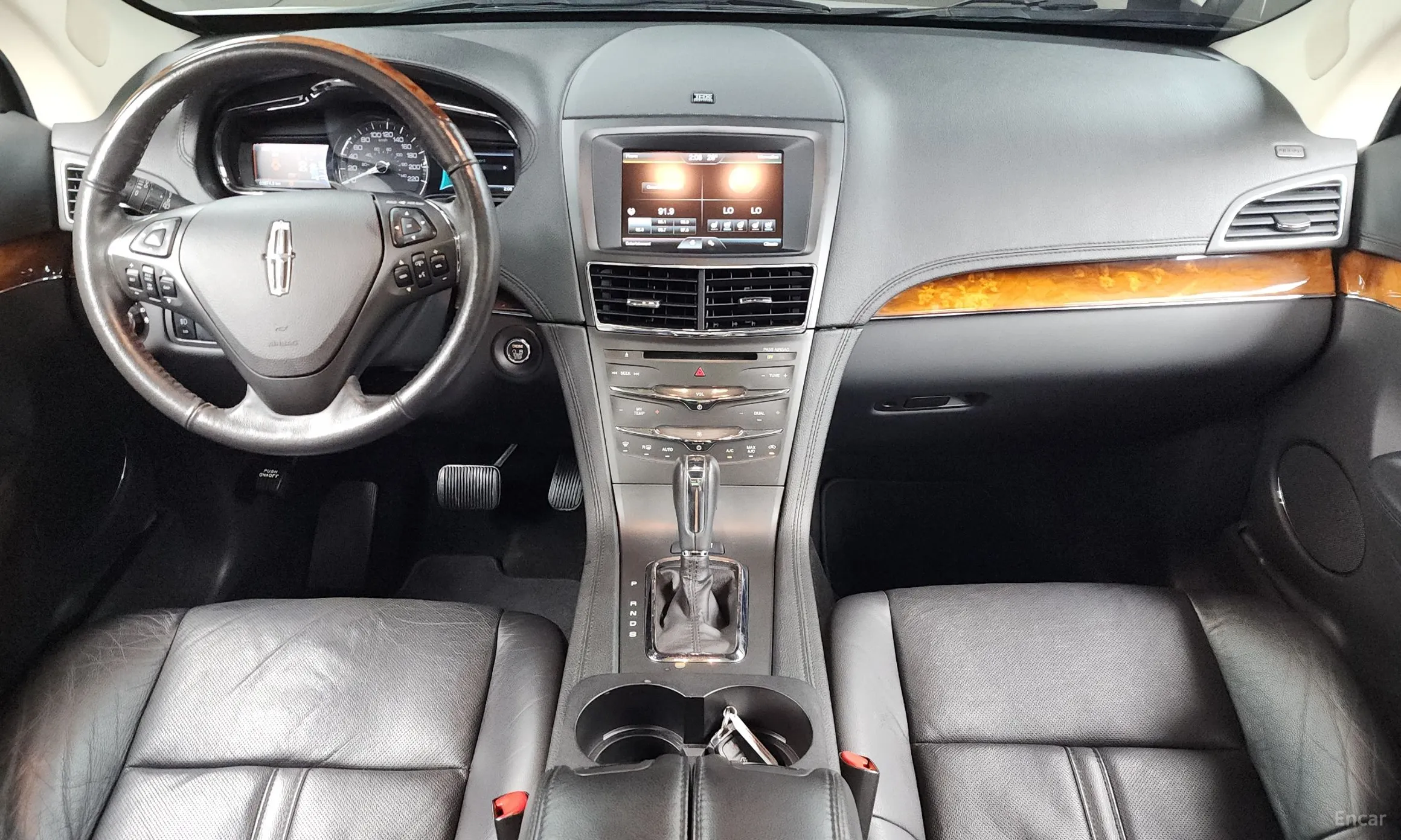 Lincoln MKT превью 7