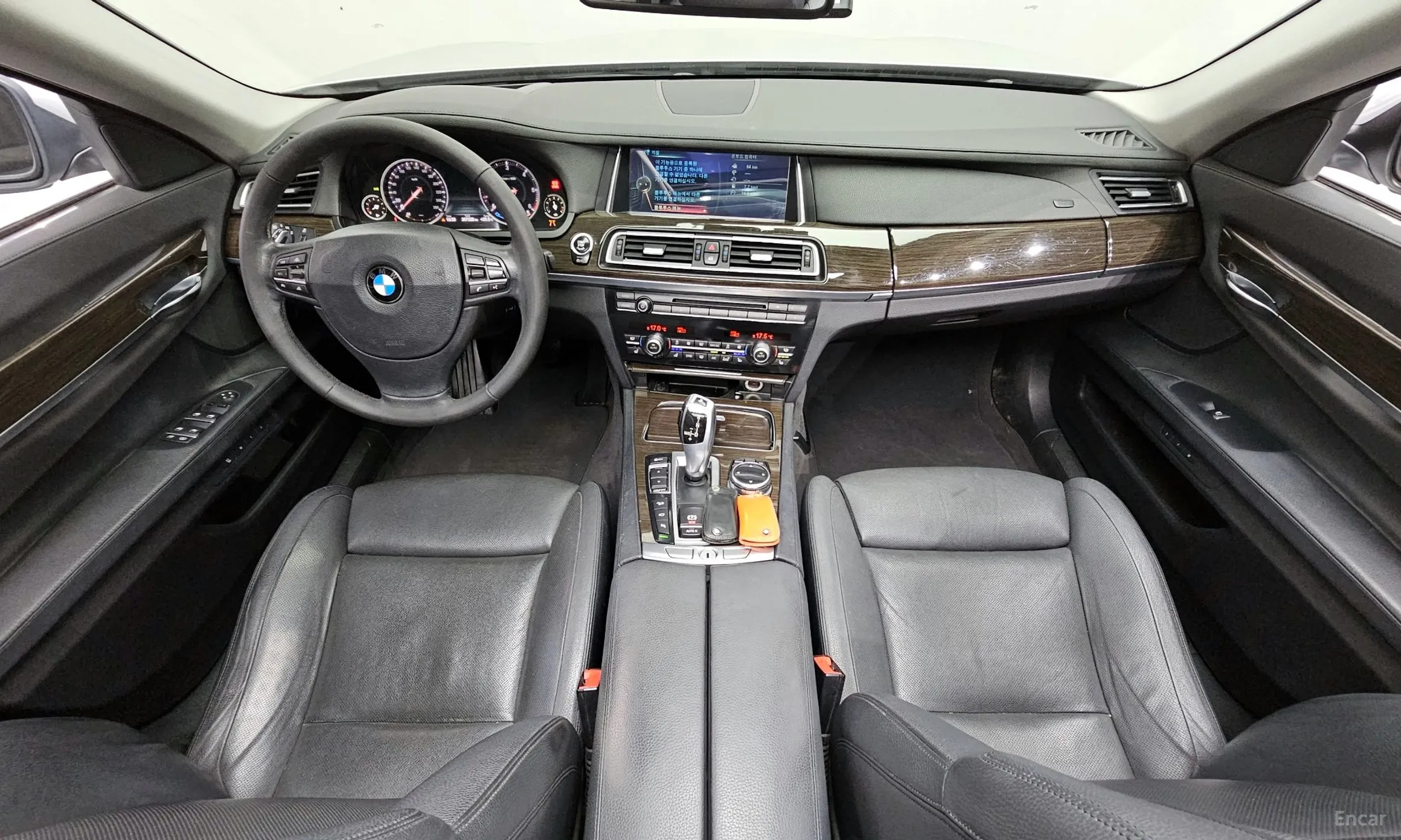 BMW 7 Series (F01) превью 4