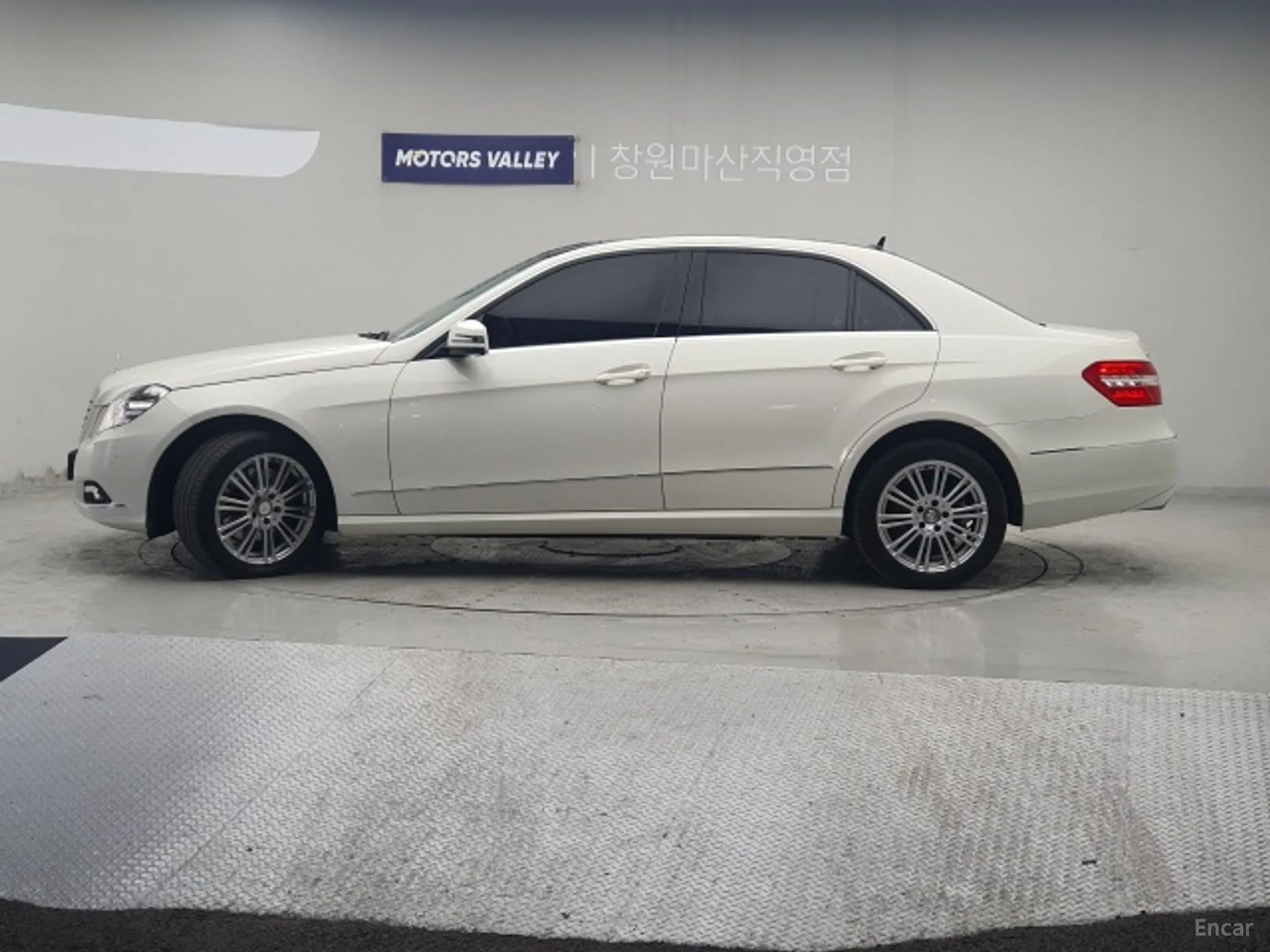 Mercedes Benz E-Class W212 превью 3