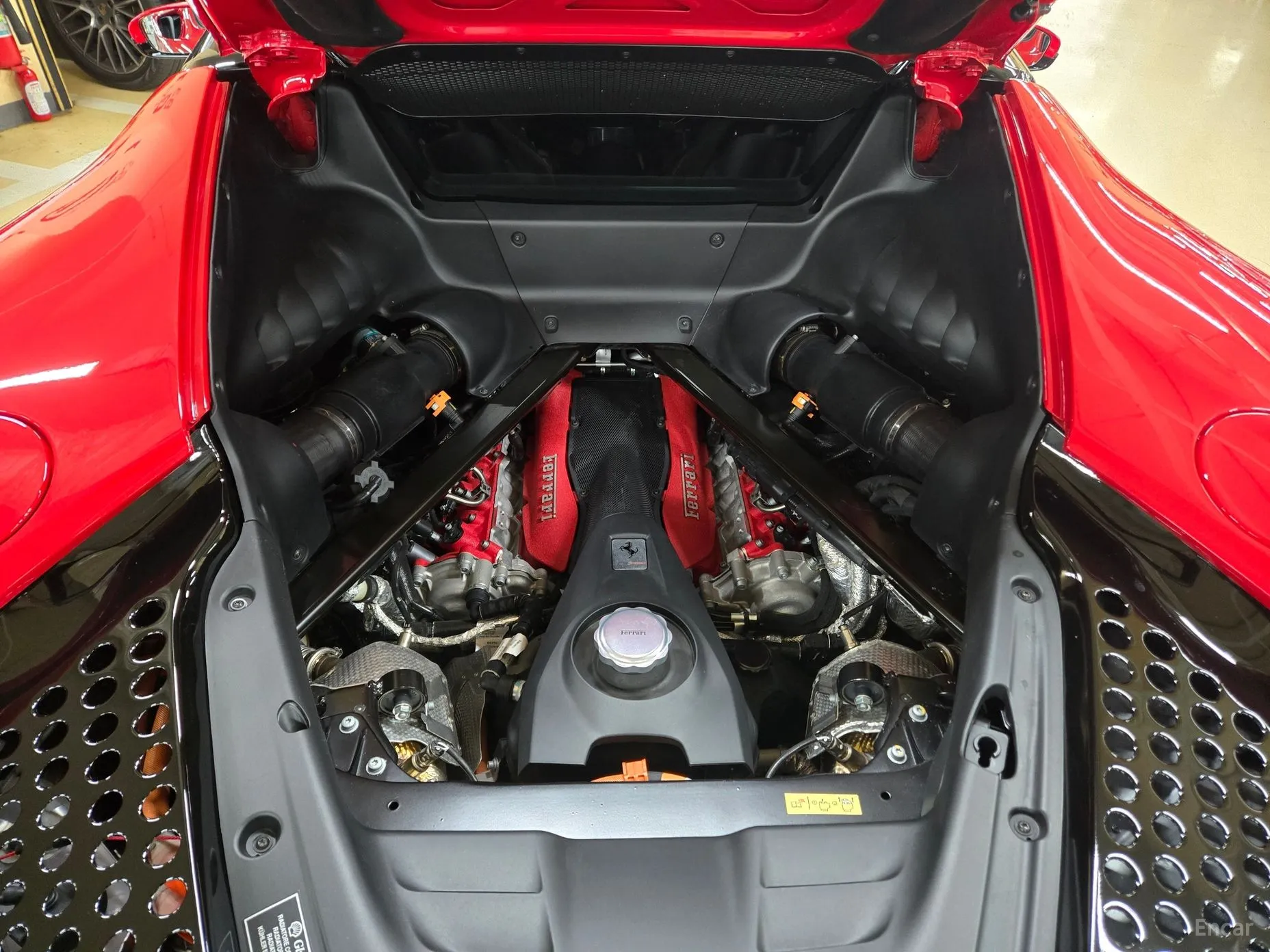 Ferrari SF90 Stradale превью 3