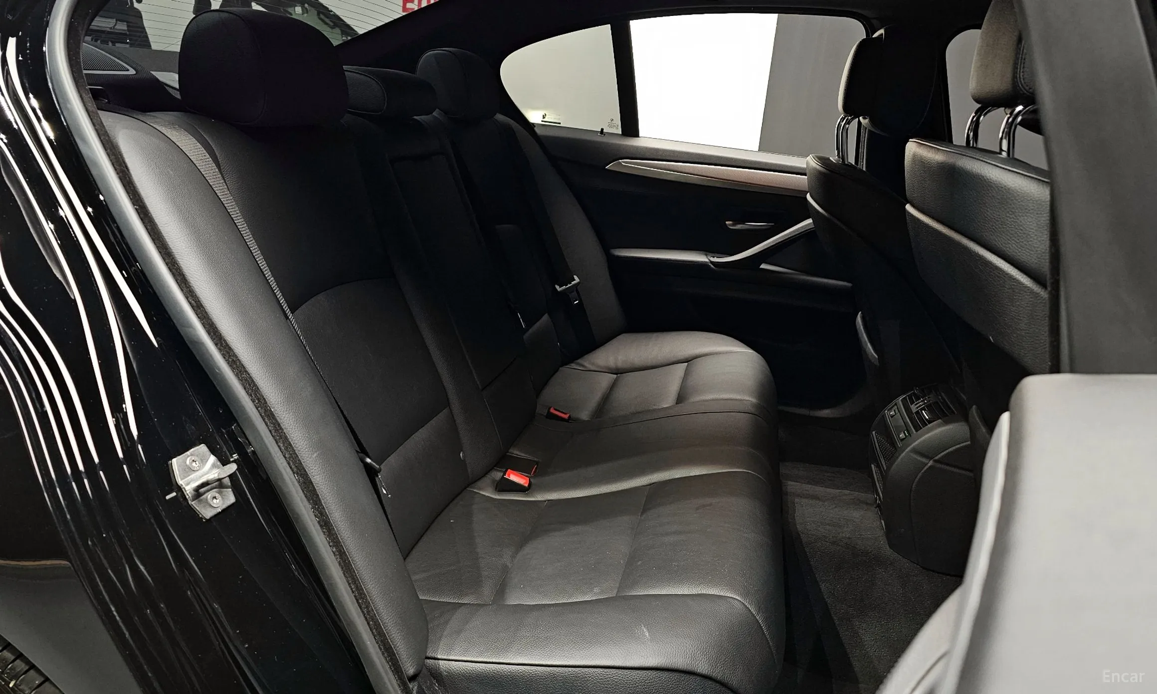 BMW 5 Series (F10) превью 11