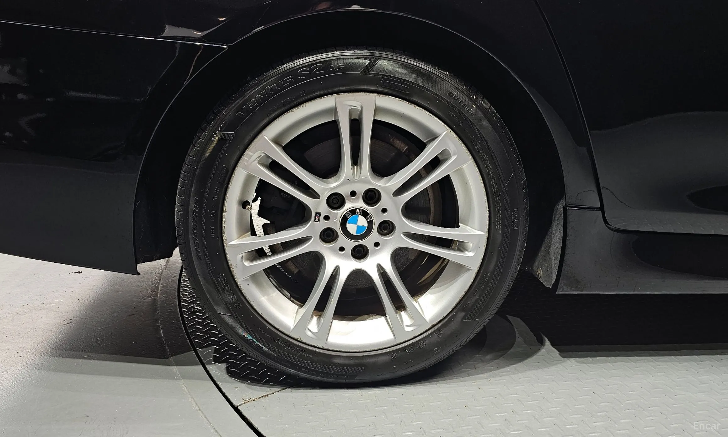 BMW 5 Series (F10) превью 5