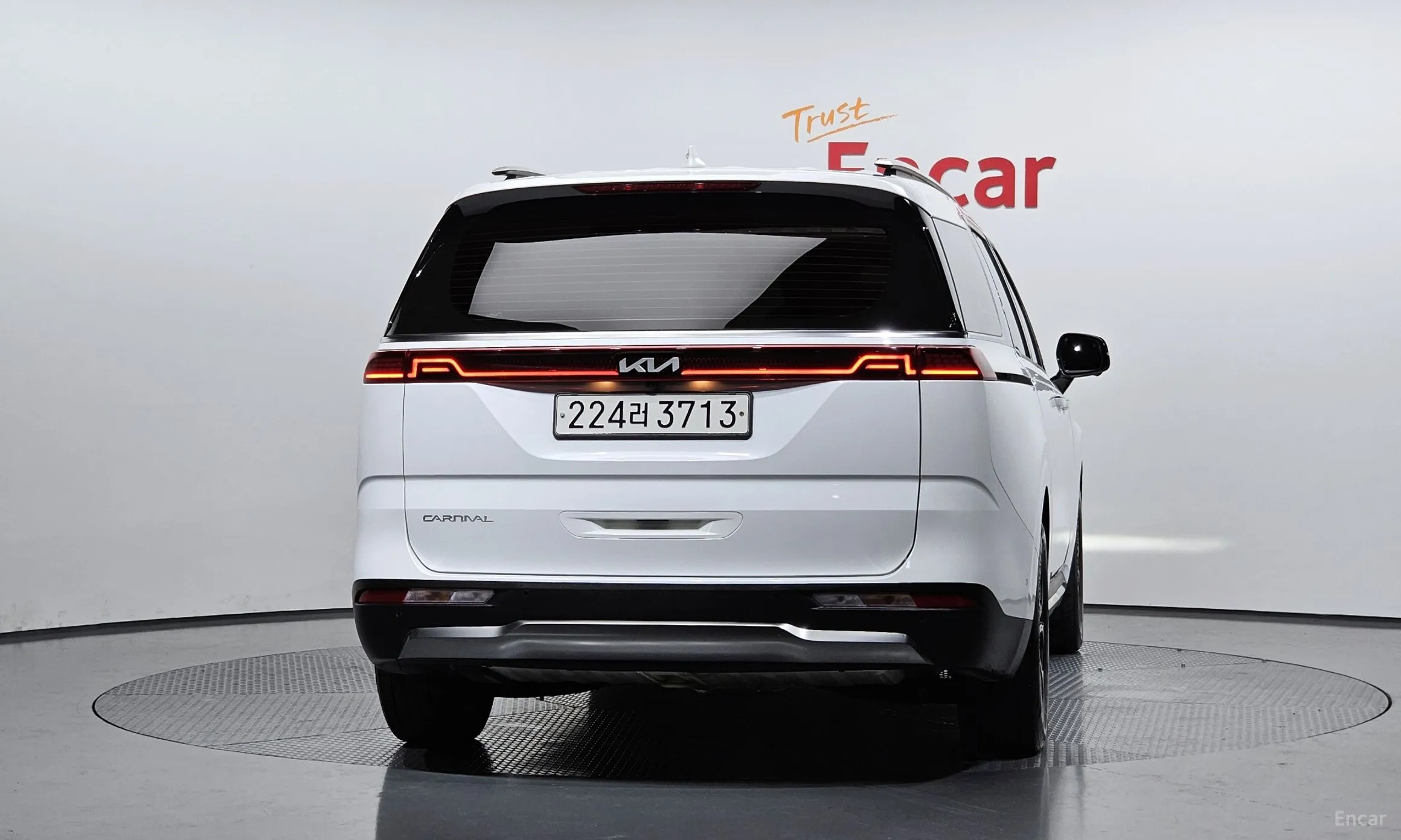 Kia Carnival Gen 4 превью 3