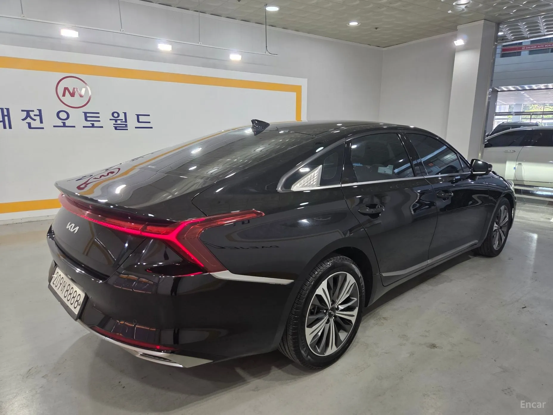 Kia K8