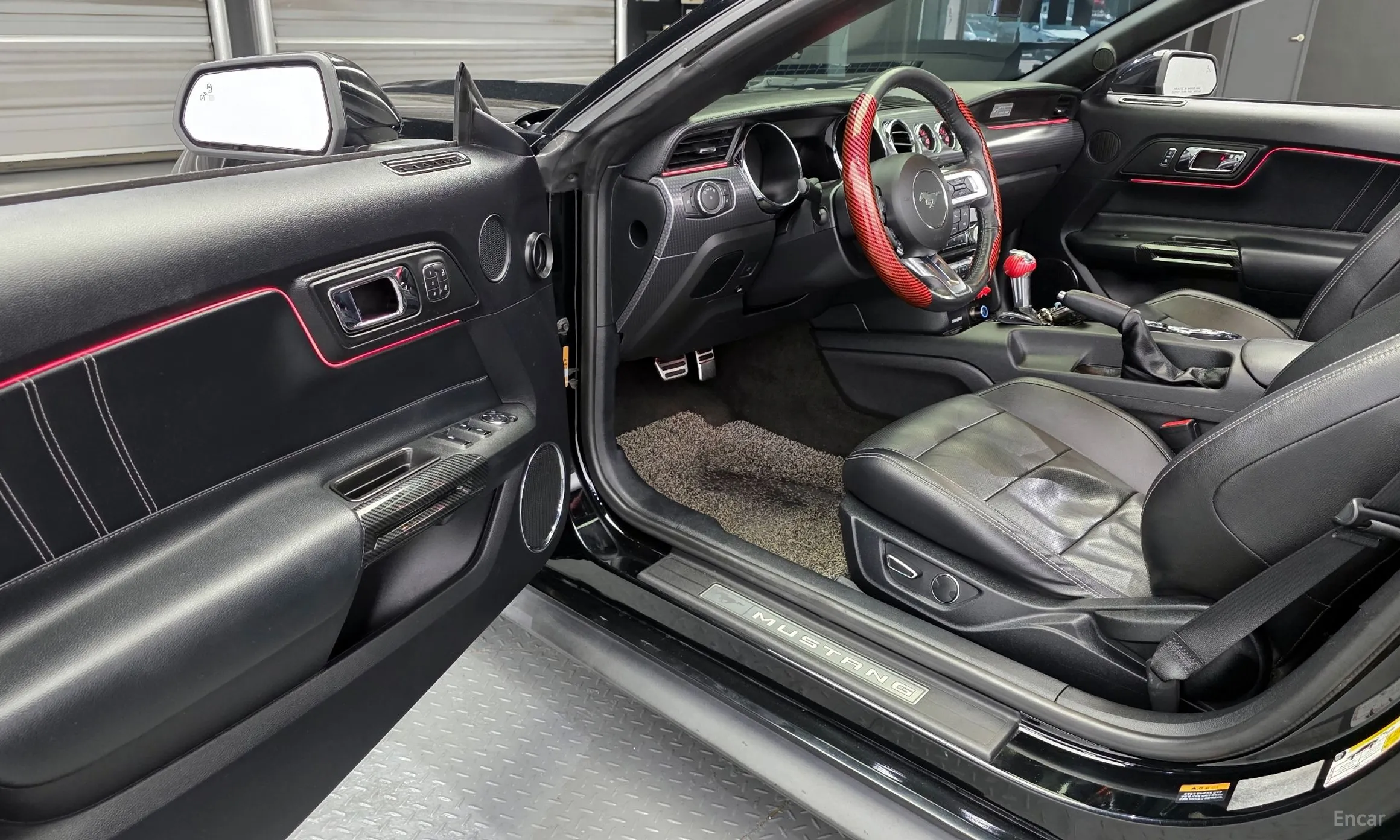 Ford Mustang превью 11