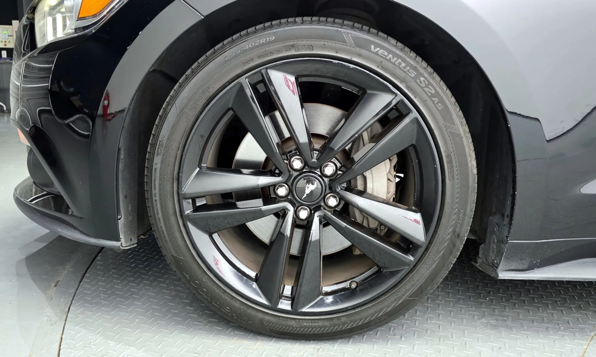 Ford Mustang превью 5