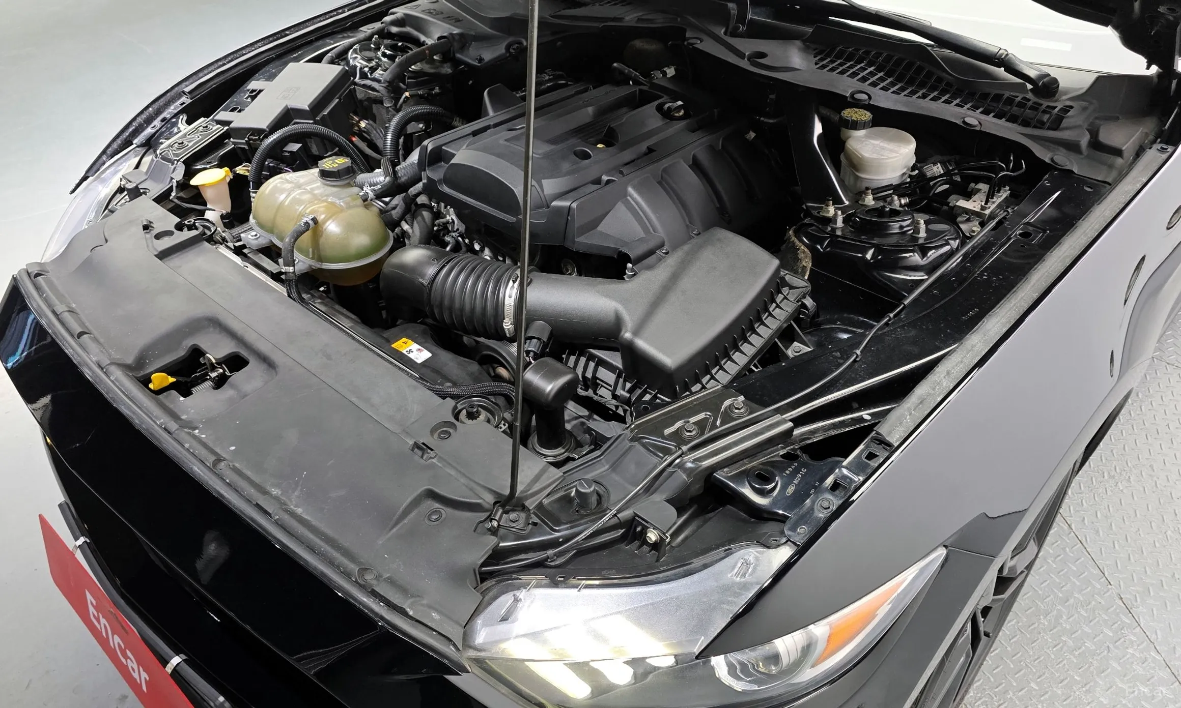 Ford Mustang превью 6