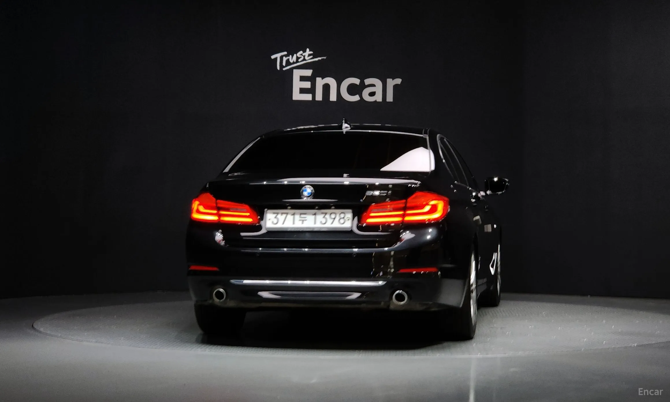 BMW 5 Series (G30) превью 3