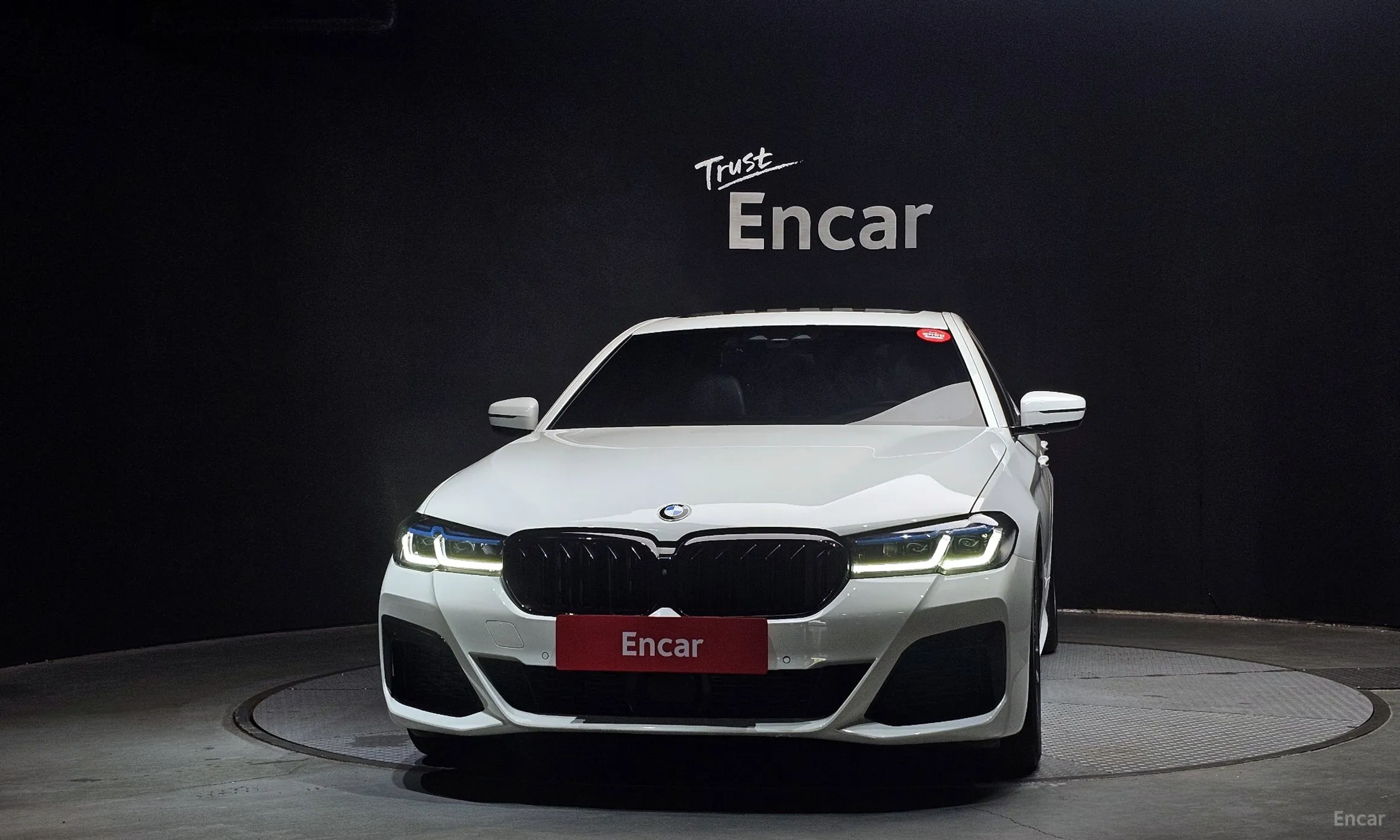 BMW 5 Series (G30) превью 2