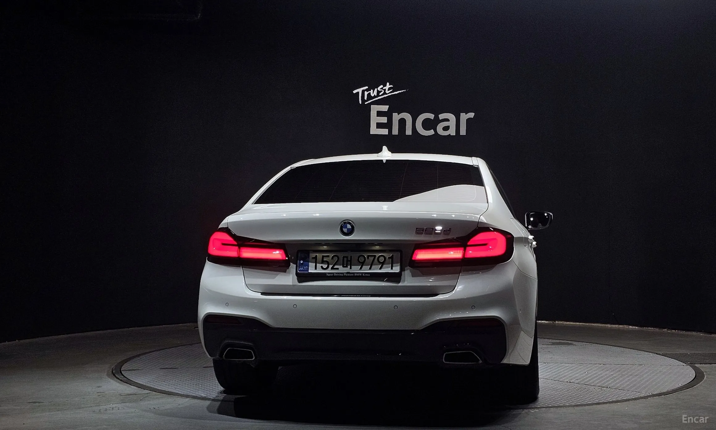BMW 5 Series (G30) превью 3