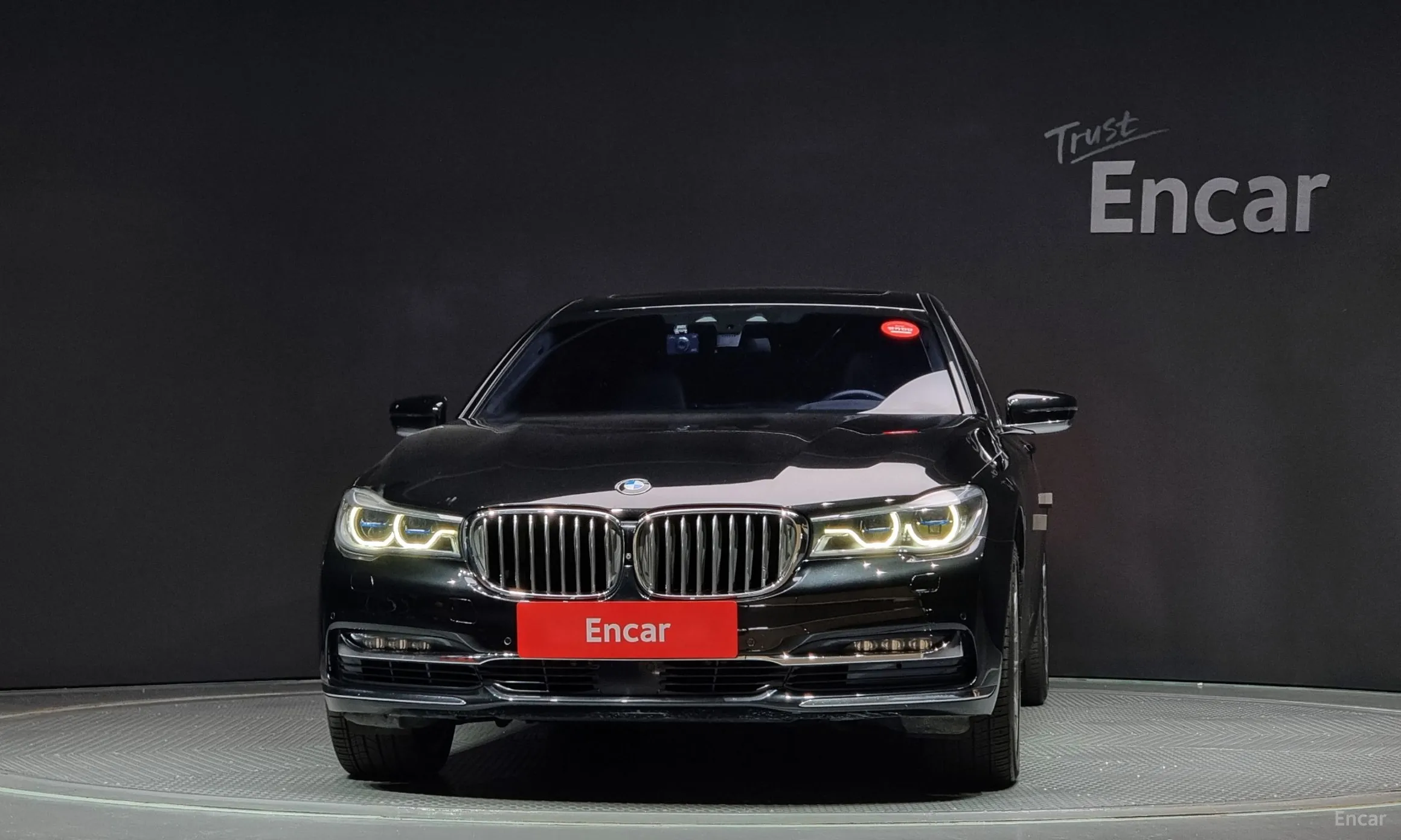 BMW 7 Series (G11) превью 2