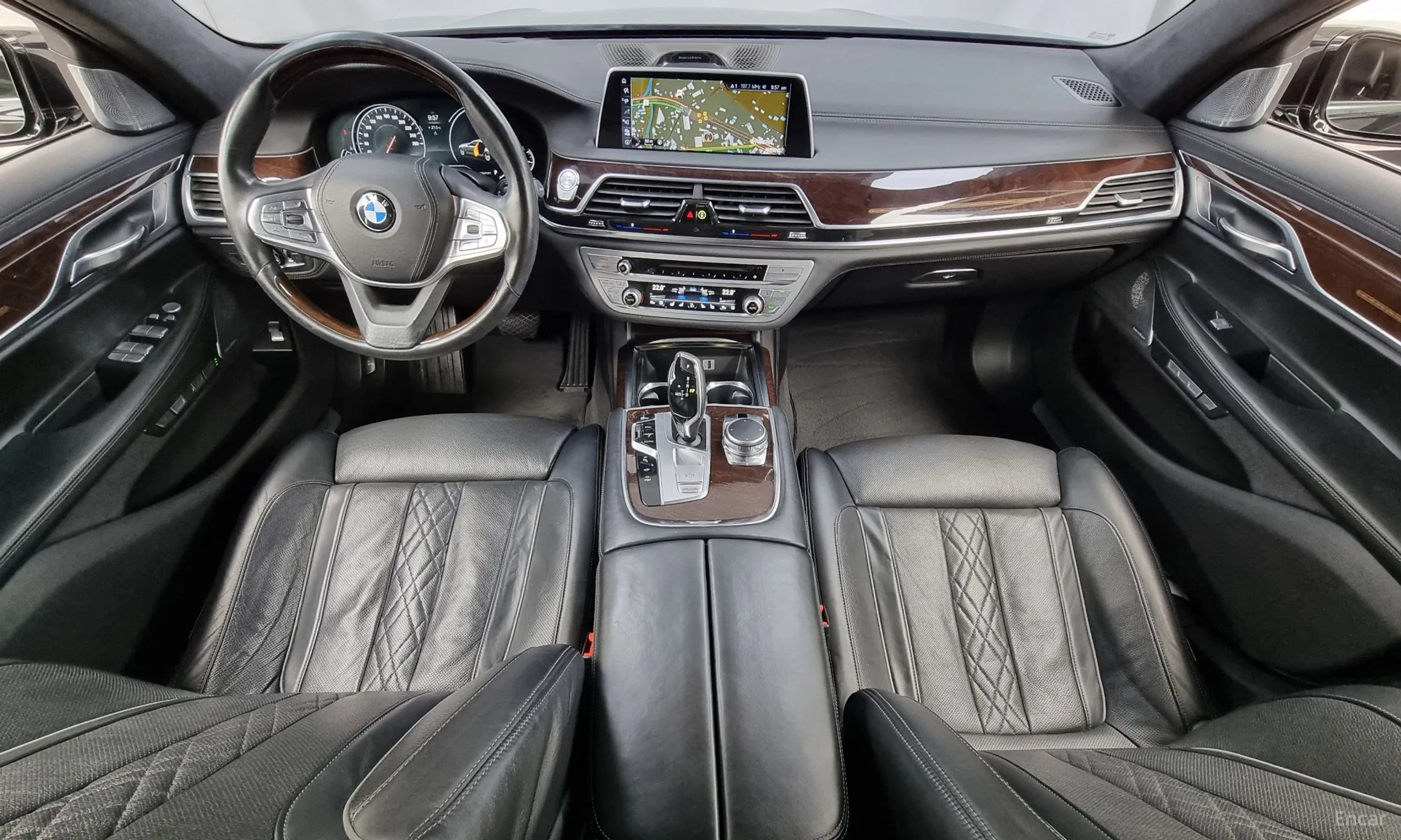 BMW 7 Series (G11) превью 4
