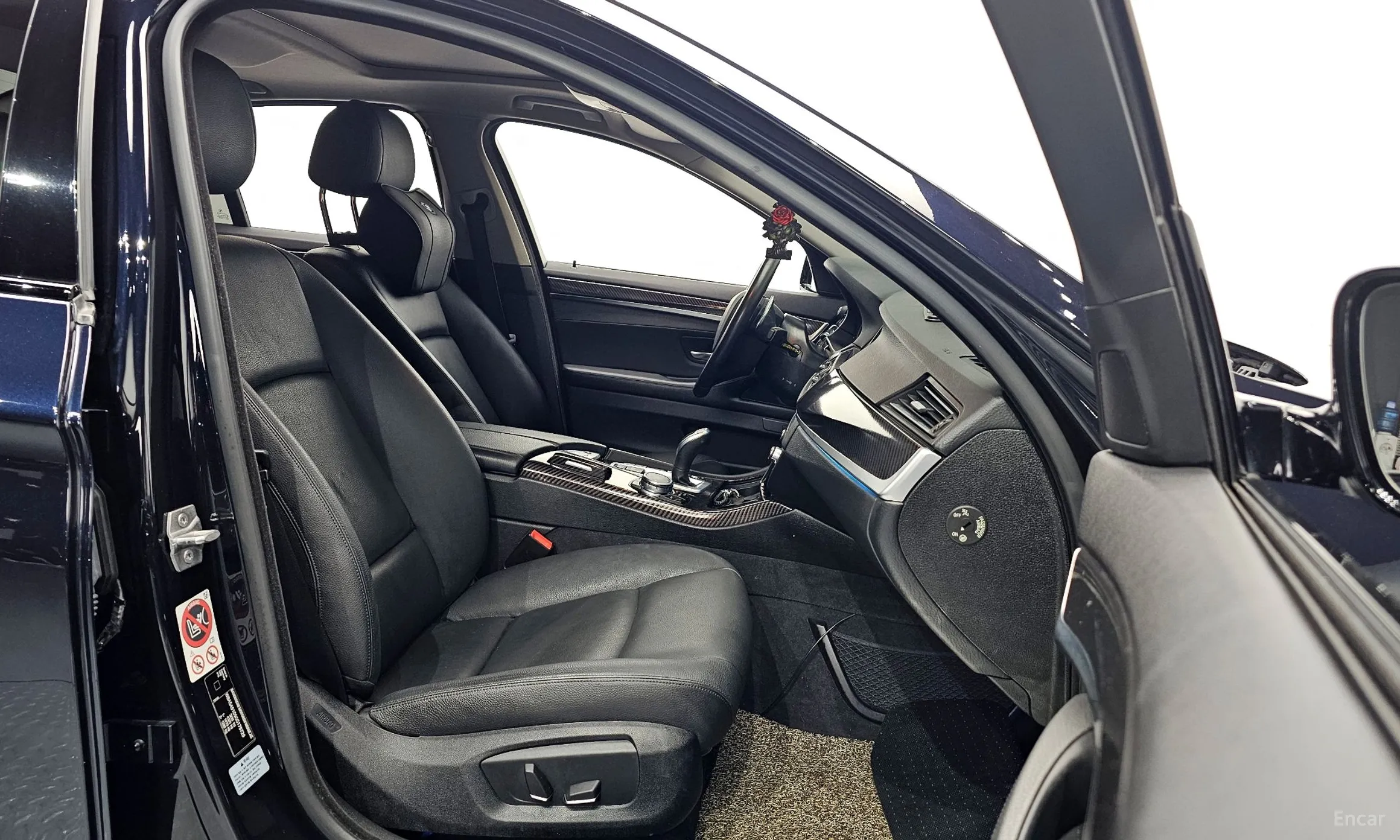 BMW 5 Series (F10) превью 10